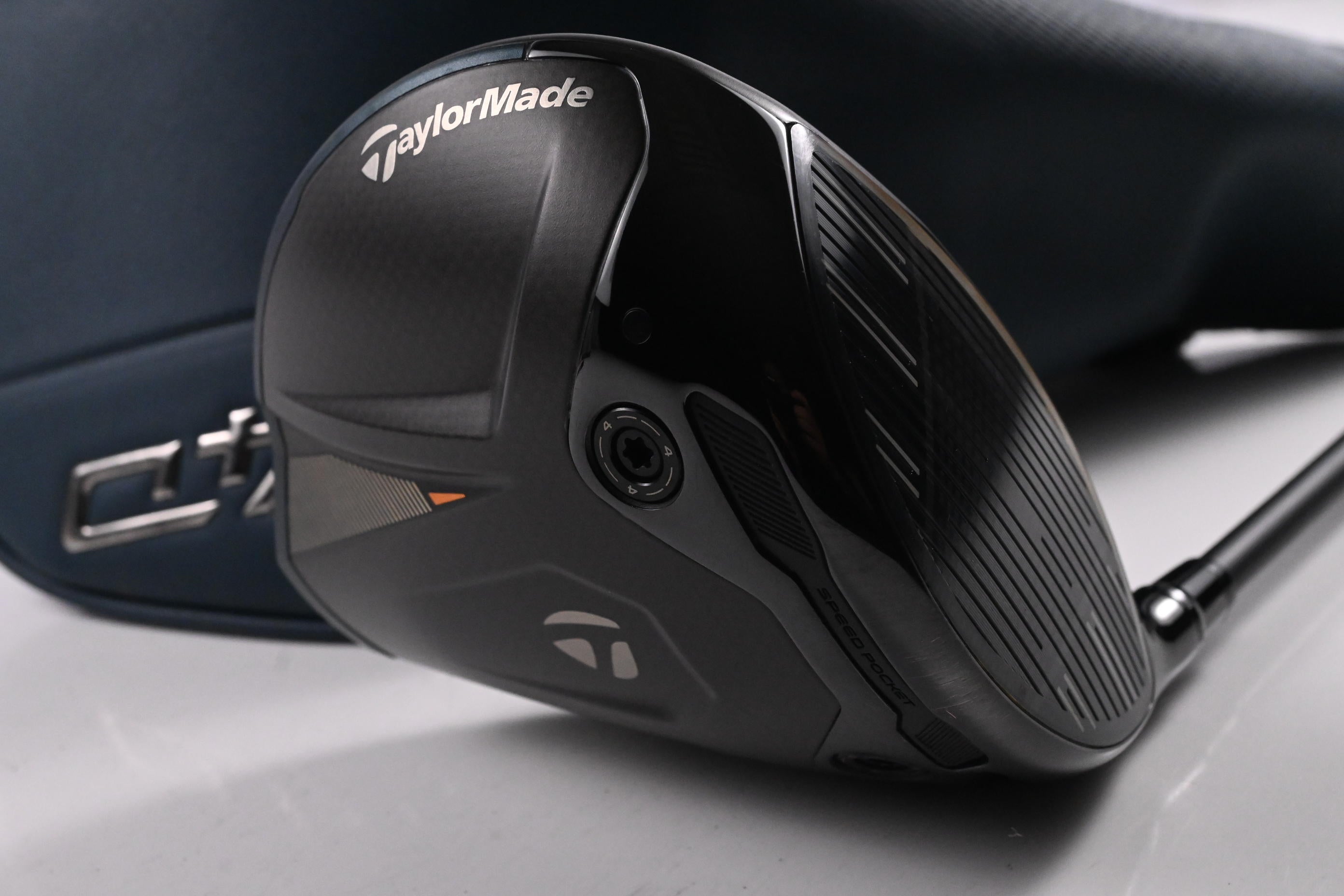 Taylormade Qi4D Driver / 10.5 Degree / Stiff Flex Kai'li White Darkwave 60 Shaft