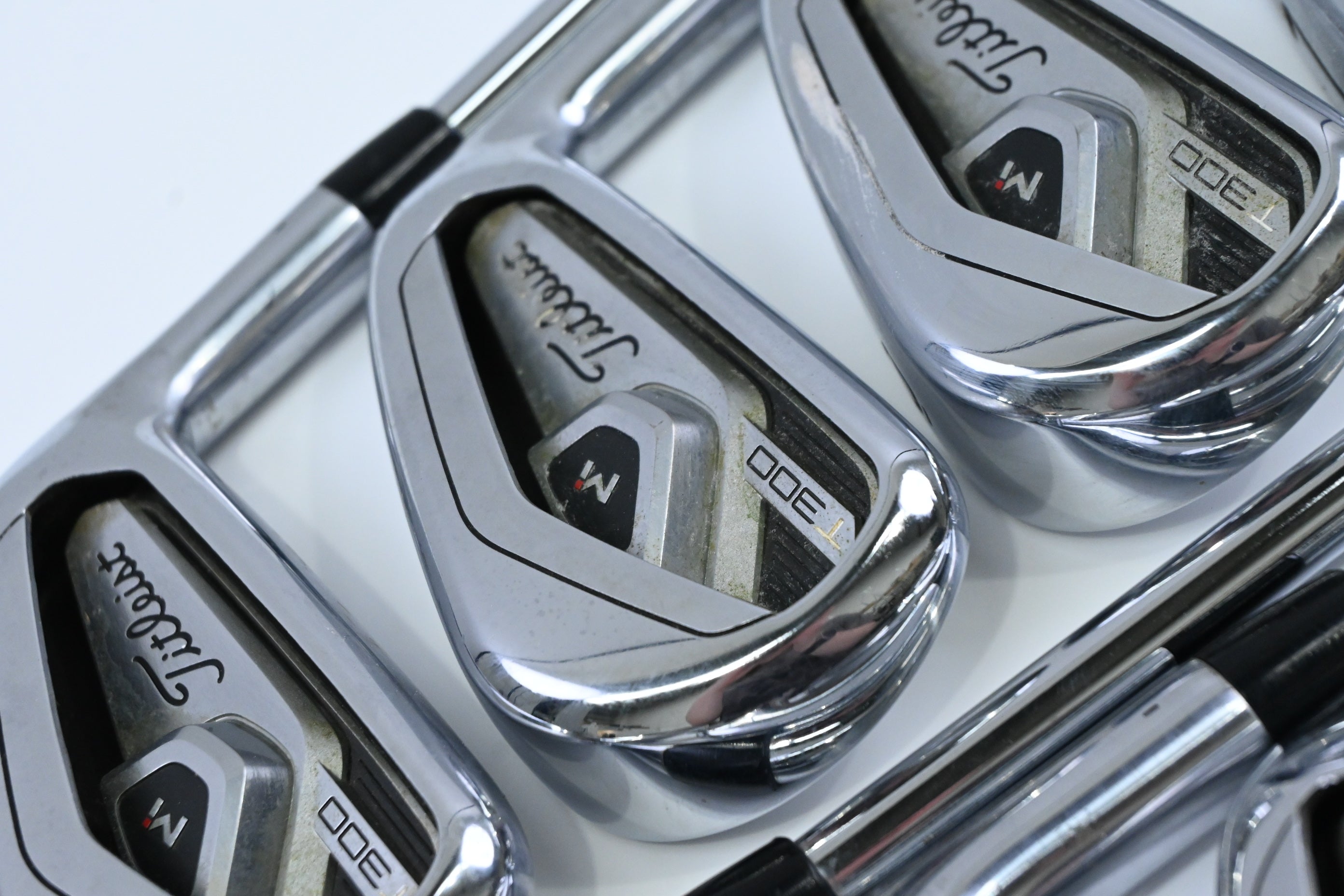 Titleist T300 2019 Irons / 4-PW+48° / Regular Flex AMT Red R300 Shafts
