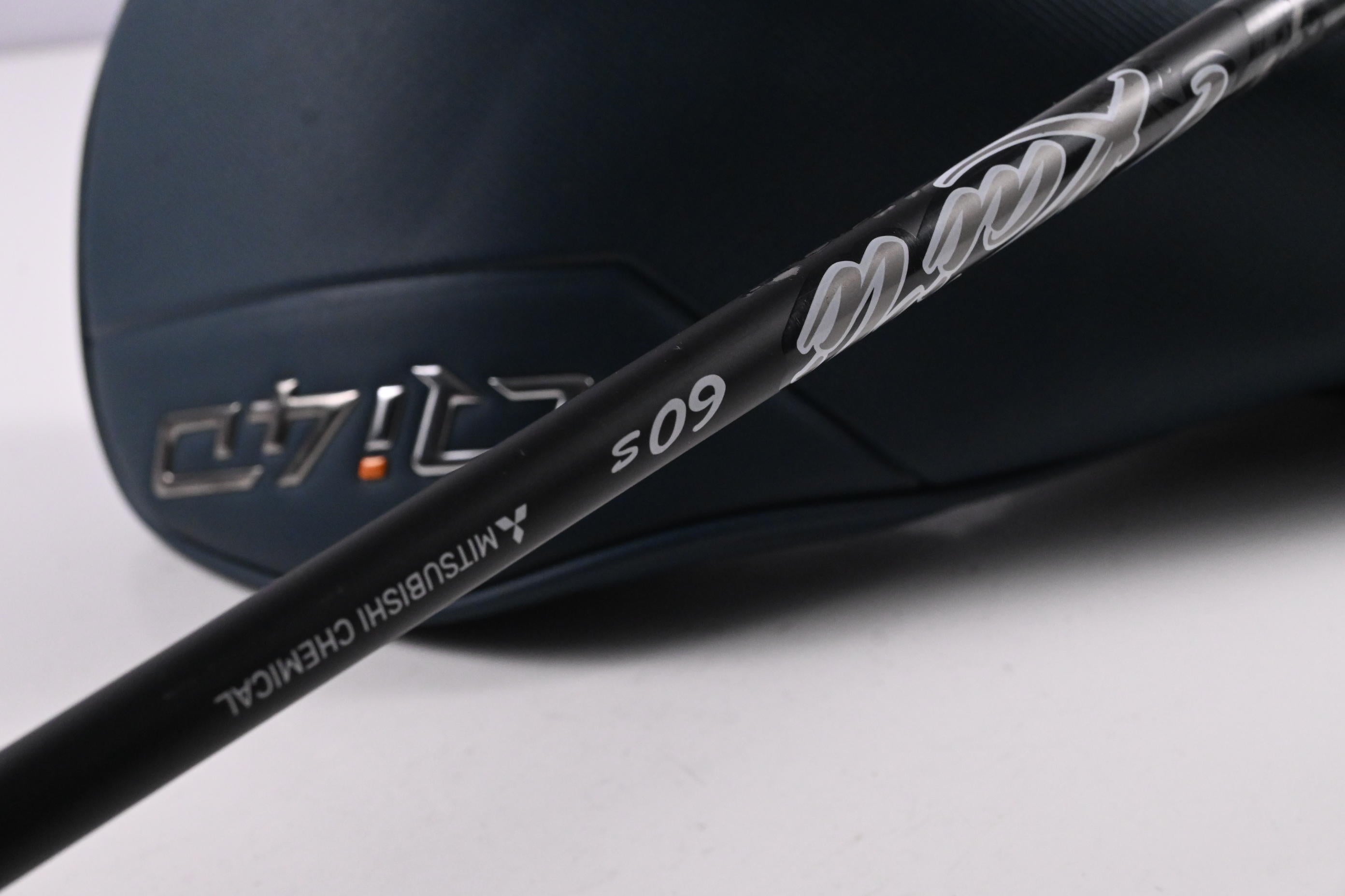 Taylormade Qi4D Driver / 10.5 Degree / Stiff Flex Kai'li White Darkwave 60 Shaft