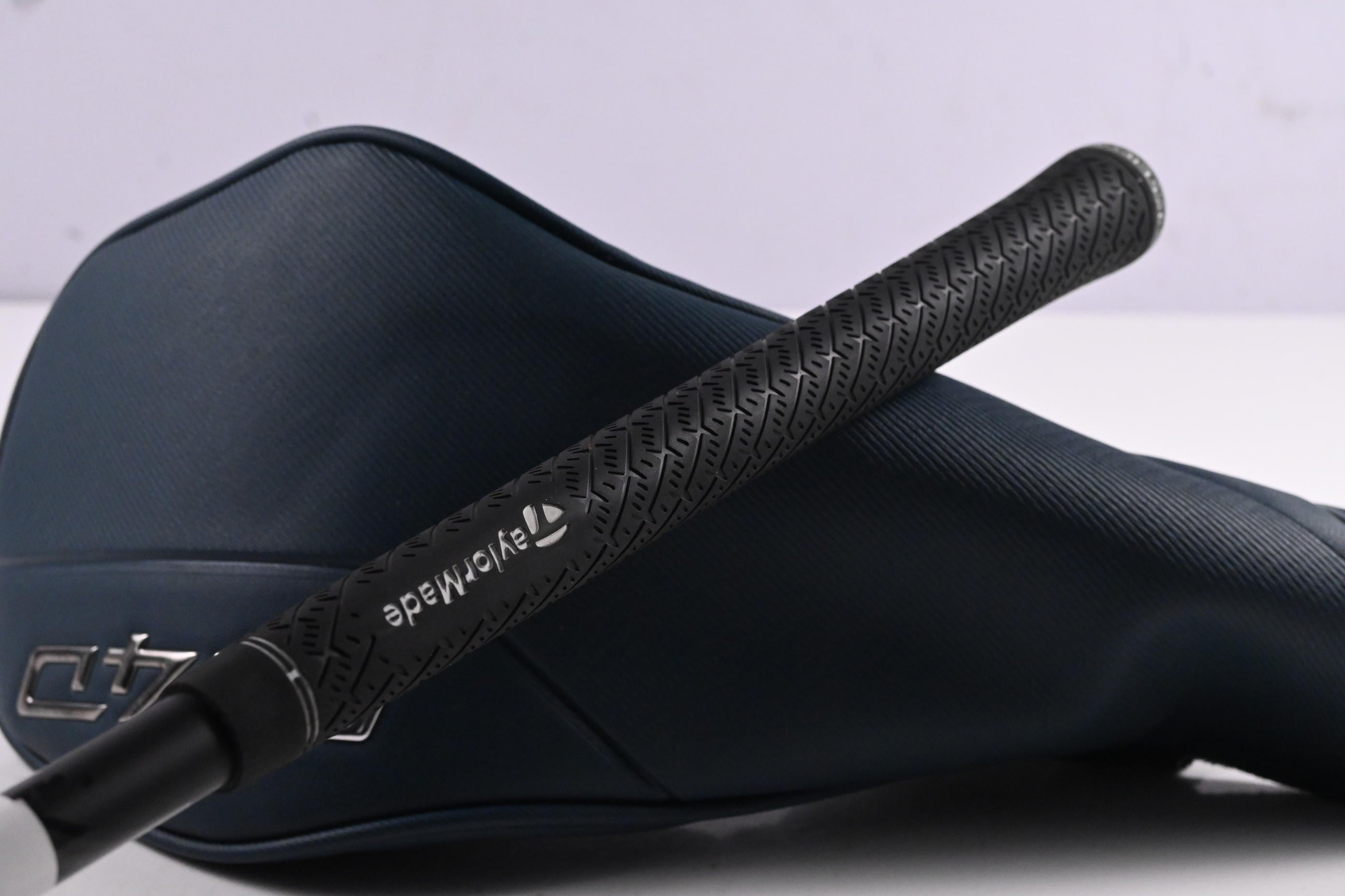 Taylormade Qi4D Driver / 10.5 Degree / Stiff Flex Kai'li White Darkwave 60 Shaft