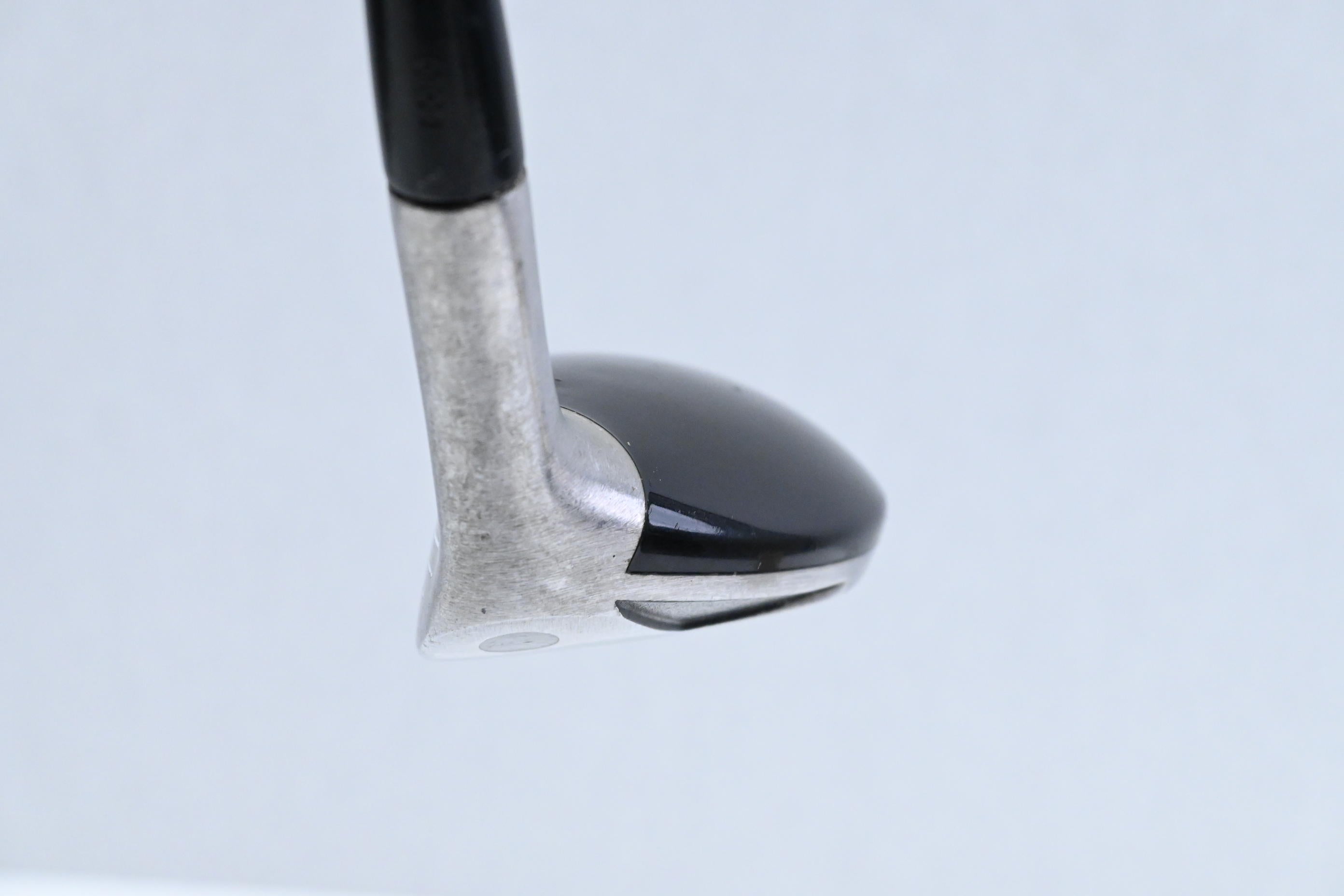 Titleist 585.H #3 Hybrid / 19 Degree / Stiff Flex Aldila VS Proto 80 Shaft