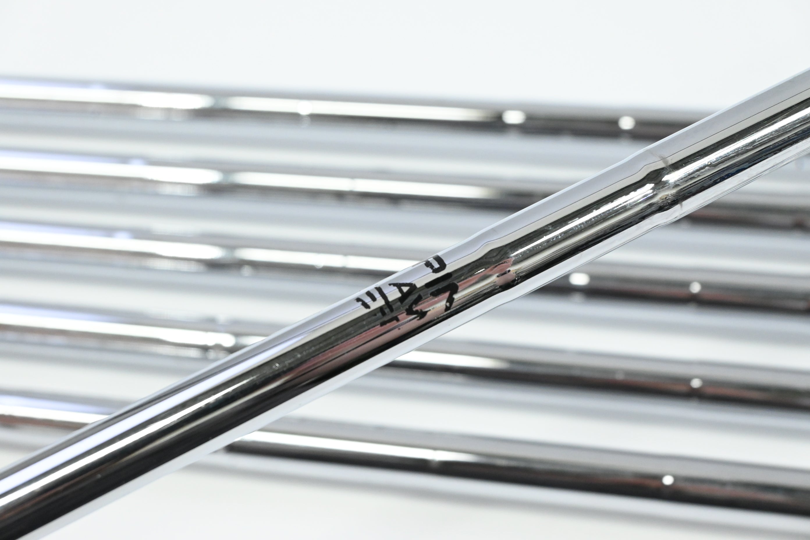 Titleist AP2 710/AP2 712 Combo Irons / 5-PW / Regular Flex Steel Shafts