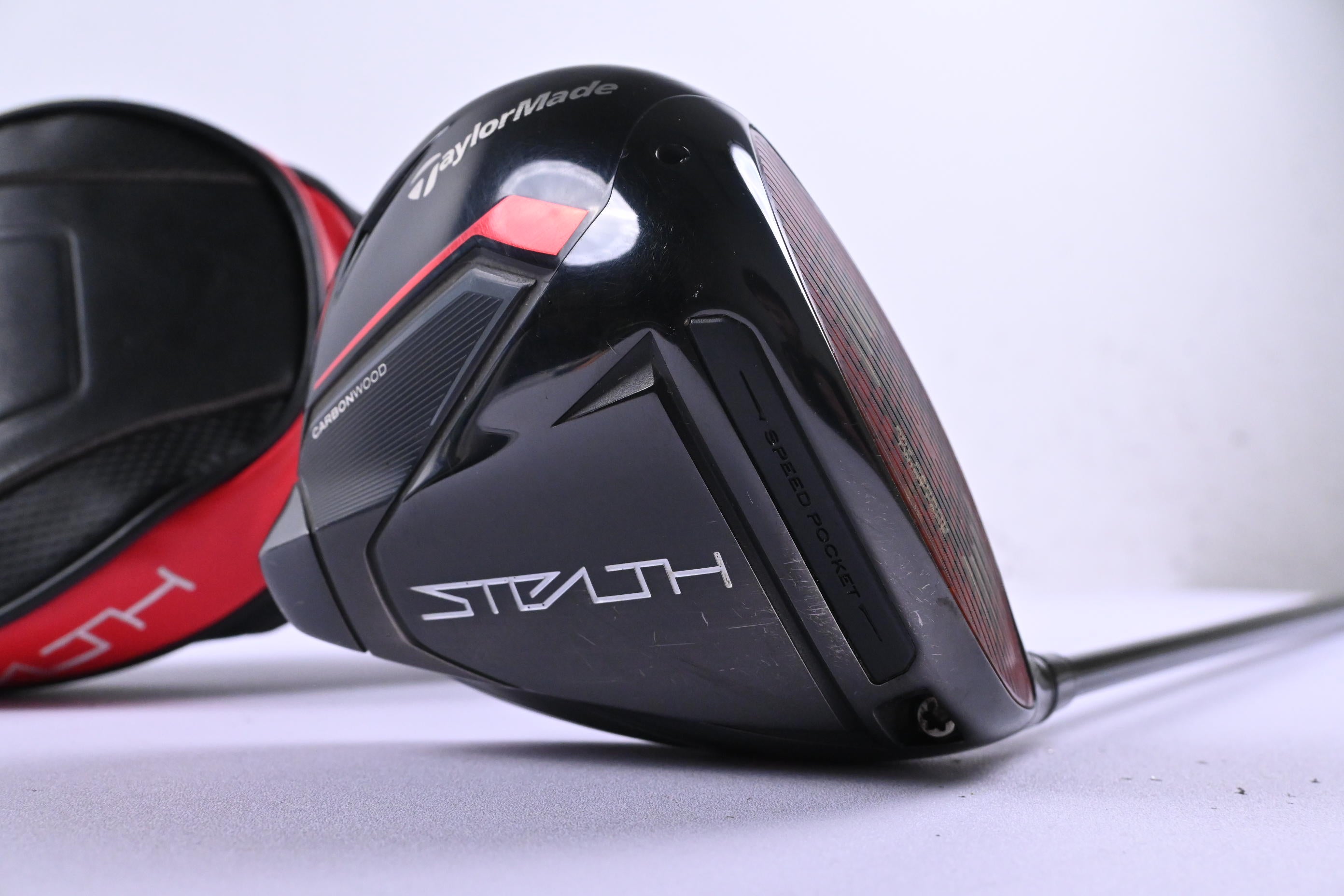 Taylormade Stealth Driver / 10.5 Degree / Regular Flex HZRDUS Smoke Red RDX 60