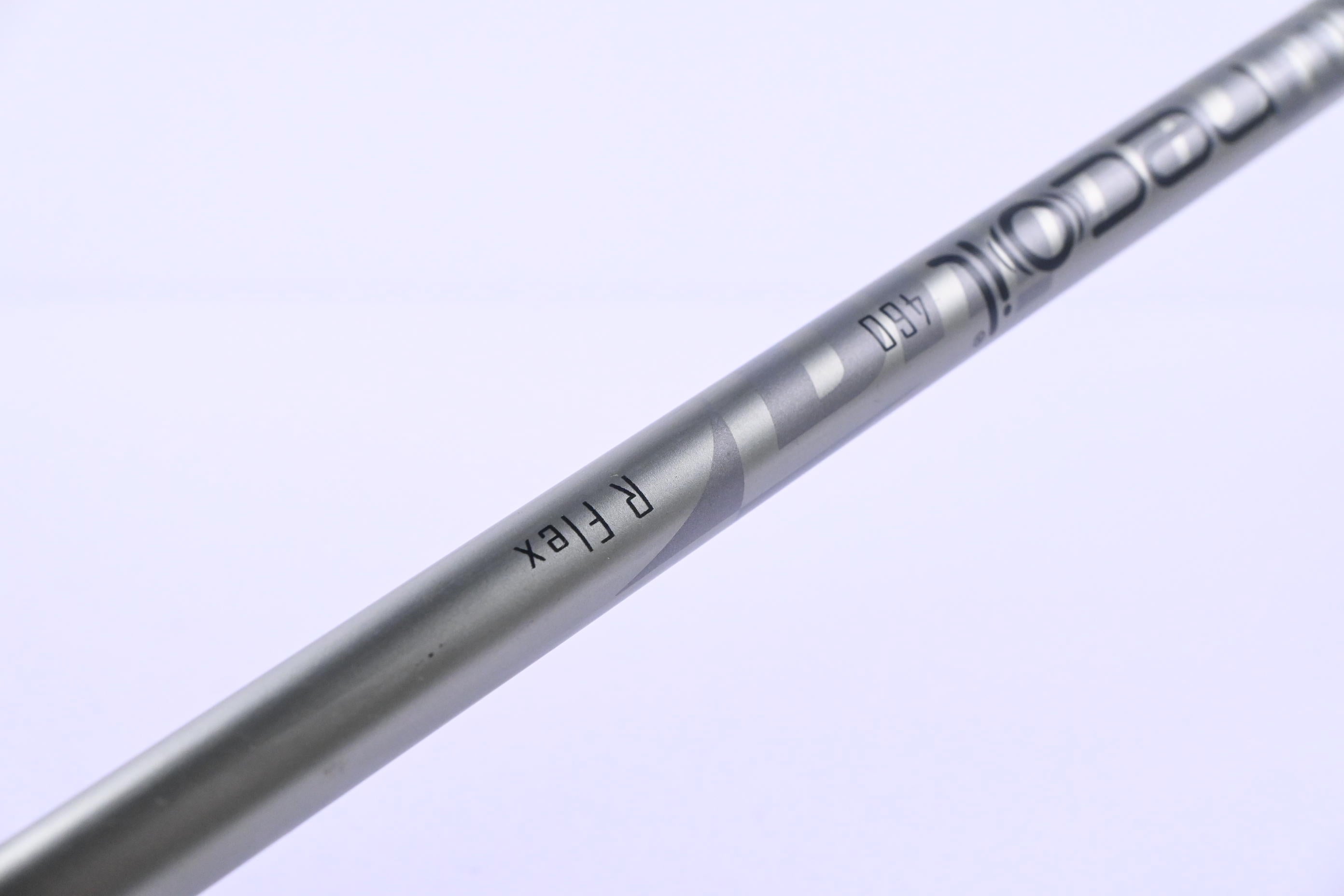 Wilson Staff D7 #4 Hybrid / 22 Degree / Regular Flex UST Mamiya Recoil 460 Shaft