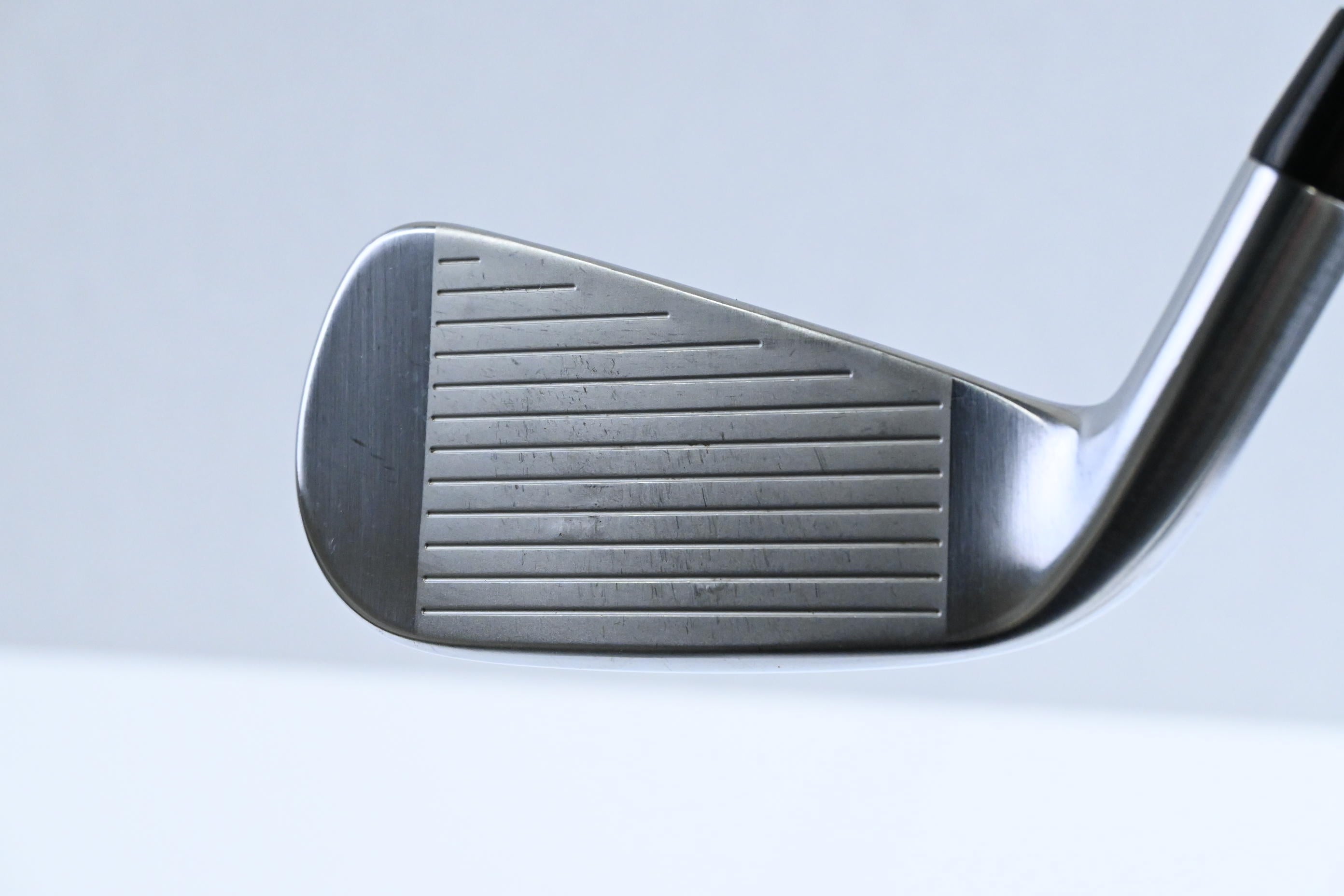 Titleist U505 2023 #2 Iron / 18 Degree / X-Flex Tour AD DI-85 Shaft