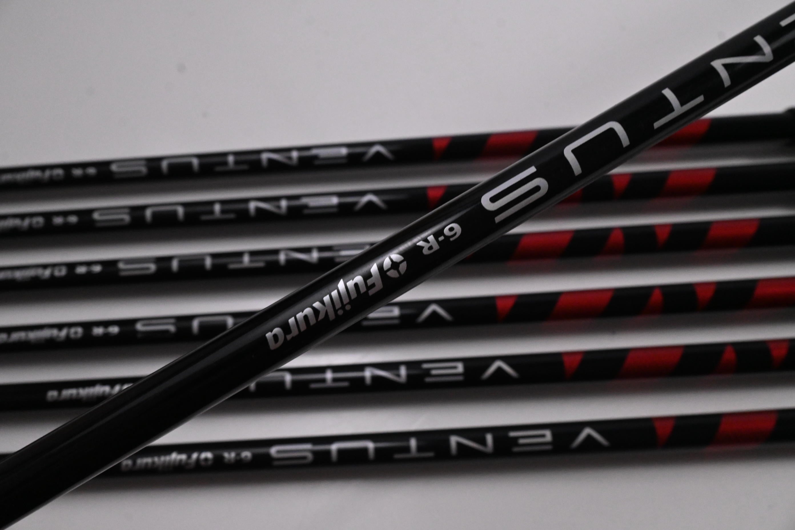 Taylormade Stealth Irons / 5-PW+SW / Regular Flex Ventus Red 6 Shaft