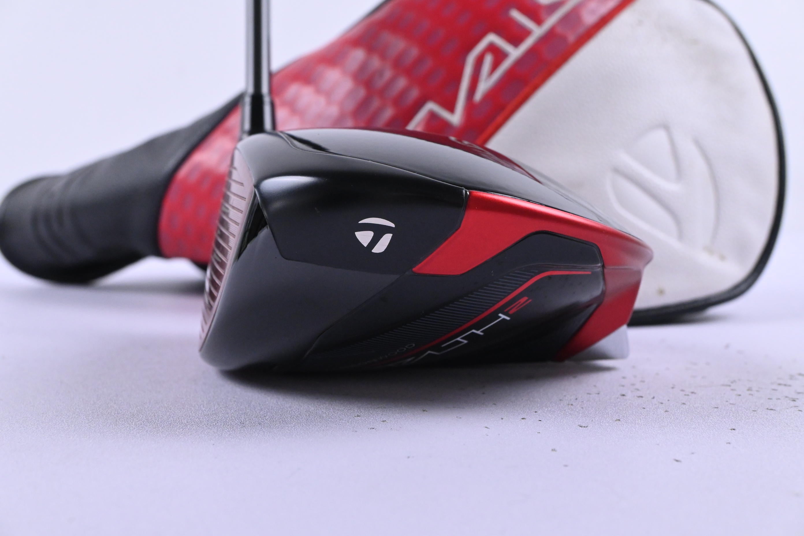 Left Hand Taylormade Stealth 2 Driver / 9 Degree / Regular Flex Riptide 50 Shaft