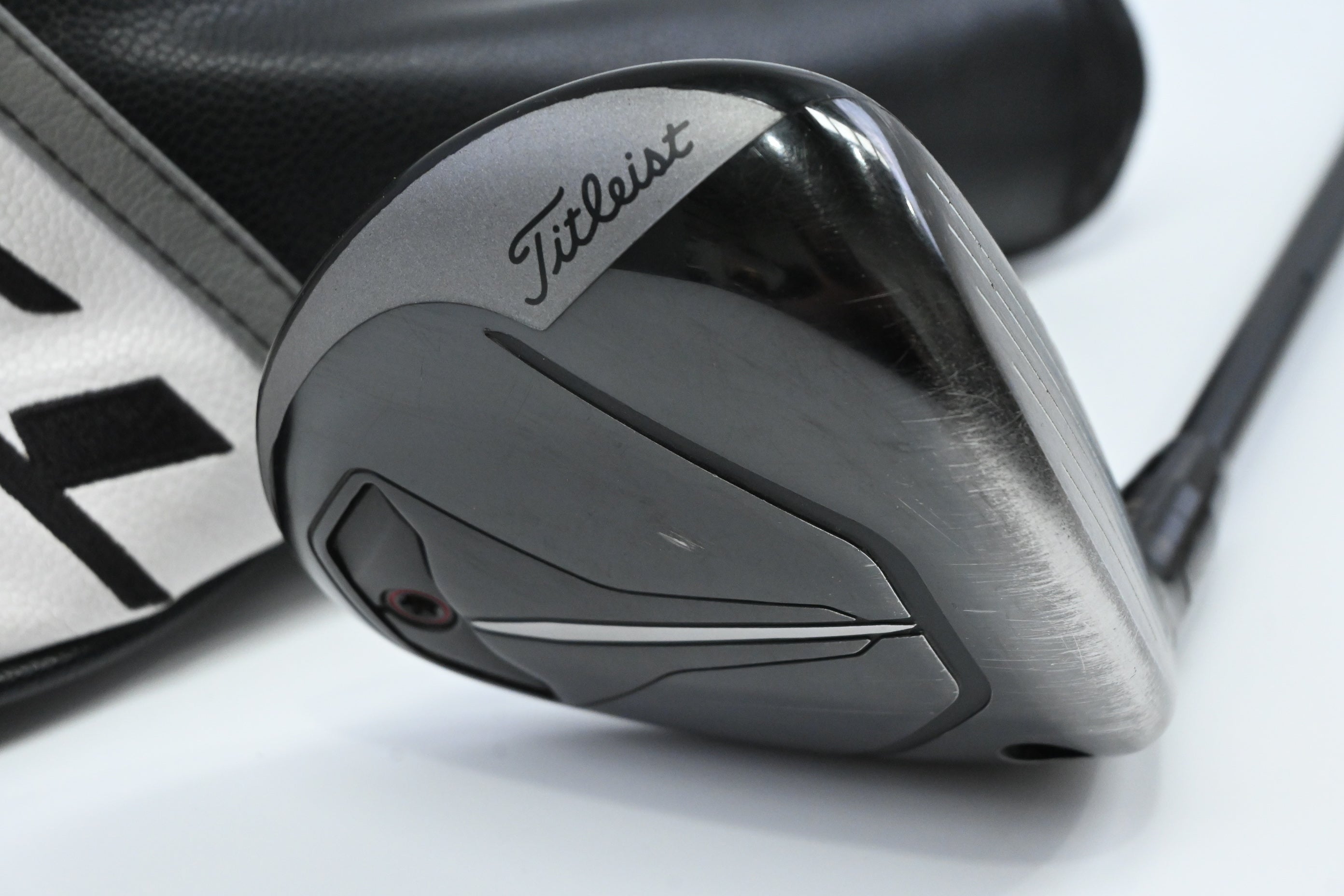 Titleist TSR1 #5 Wood / 18 Degree / Regular Flex HZRDUS Gen4 Red CB 60 Shaft