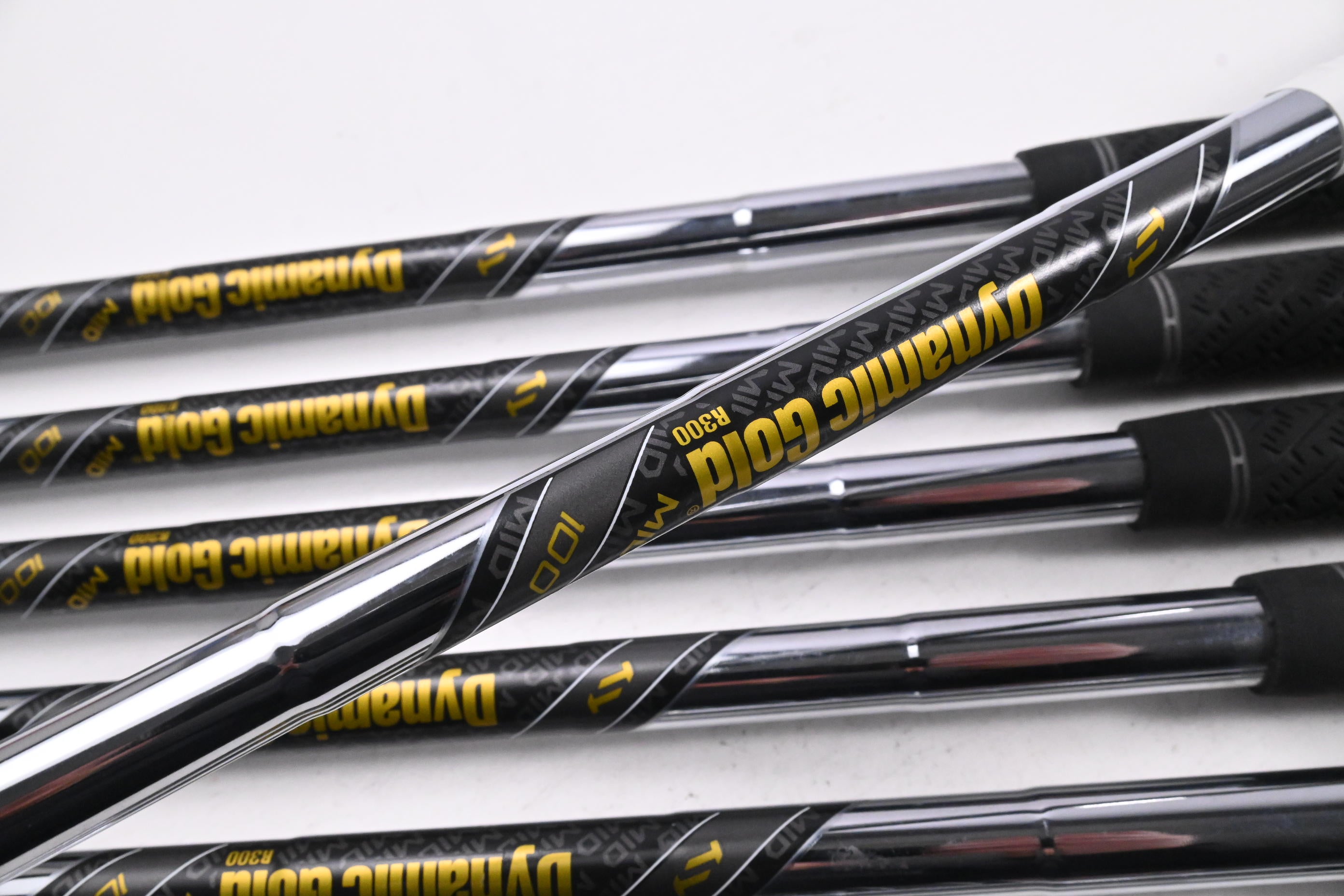 Callaway Apex Ai200 Irons / 4-PW+AW / Regular Flex Dynamic Gold MID 100 R300