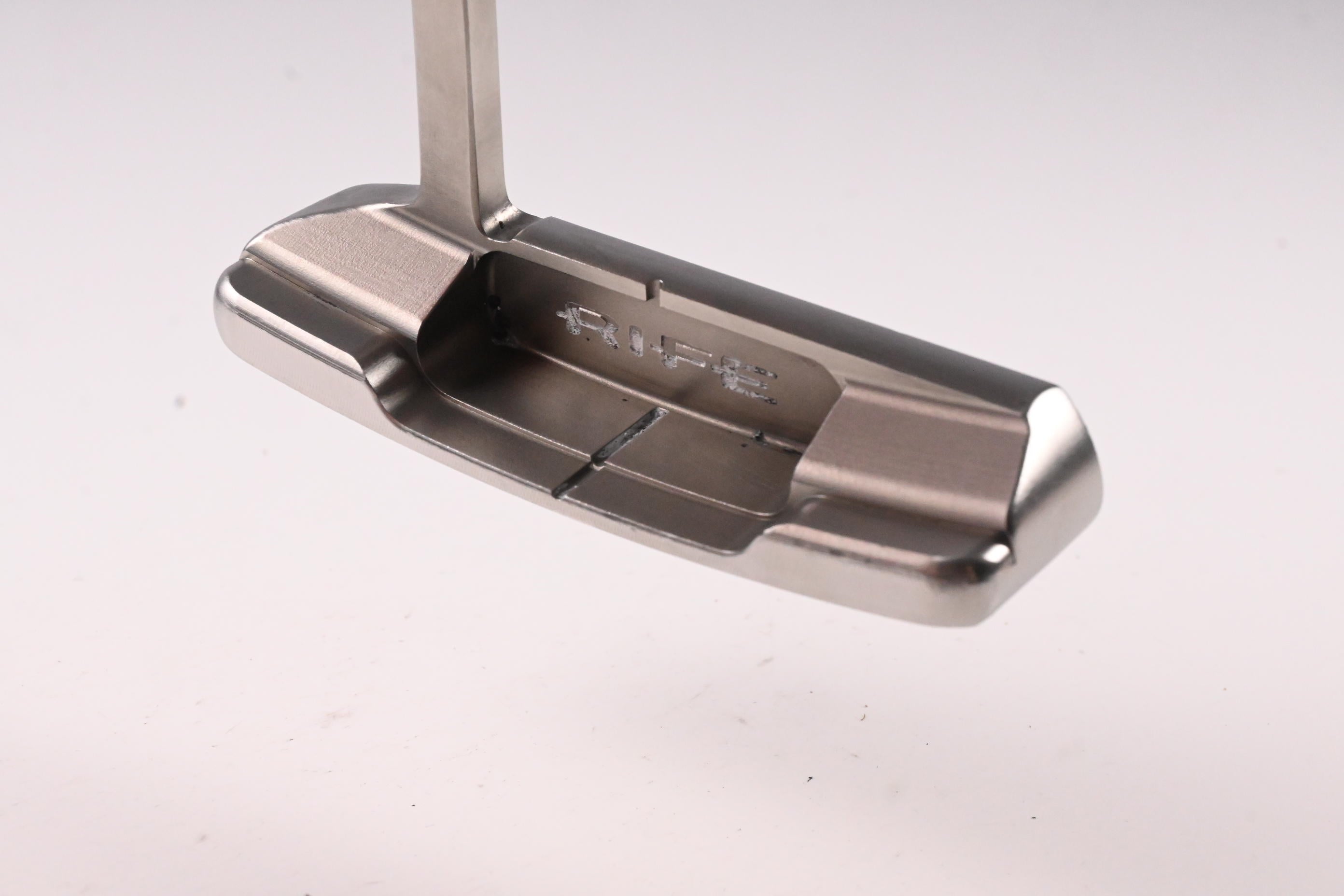 Rife Aussie Tour Edition Putter / 32 Inch