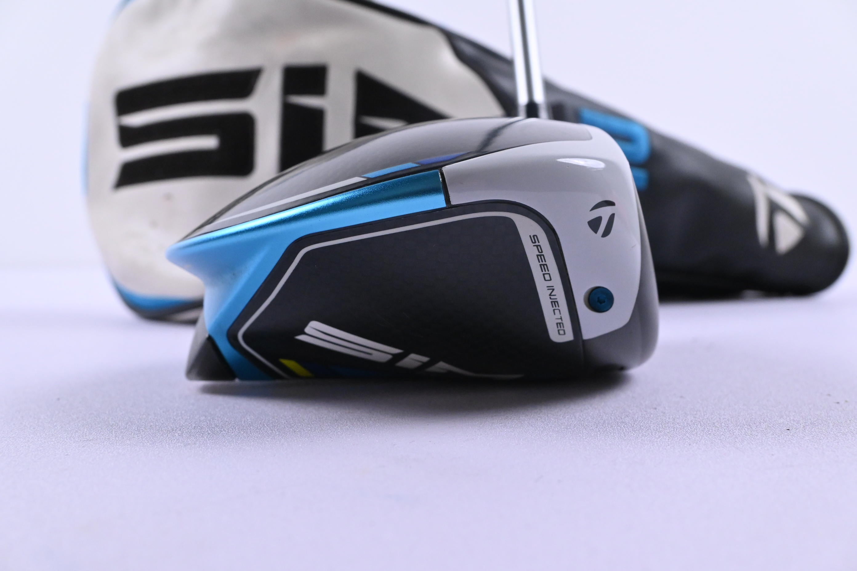 Taylormade SIM 2 Max Driver / 10.5 Degree / Stiff Flex Kuro Kage 60 Shaft