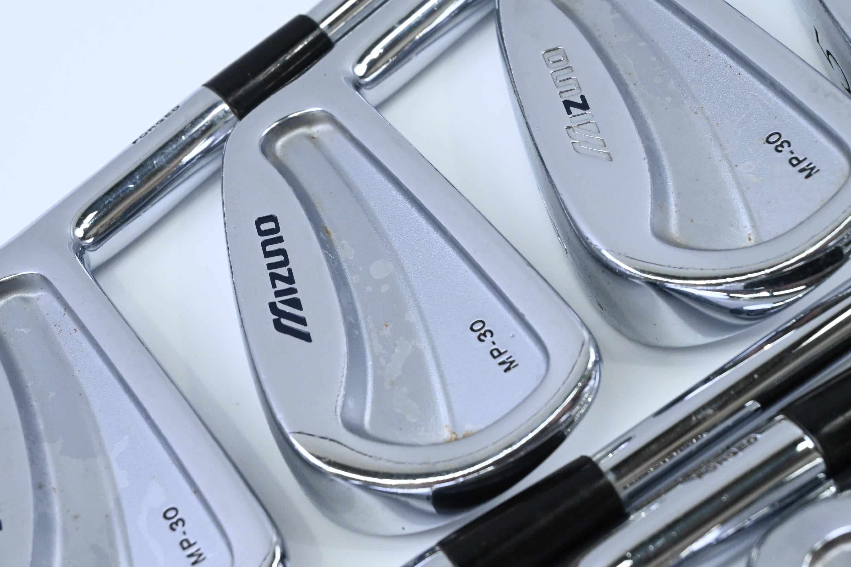 Mizuno MP-30 Irons / 2-PW / Regular Flex Dynamic Gold R300 Shafts