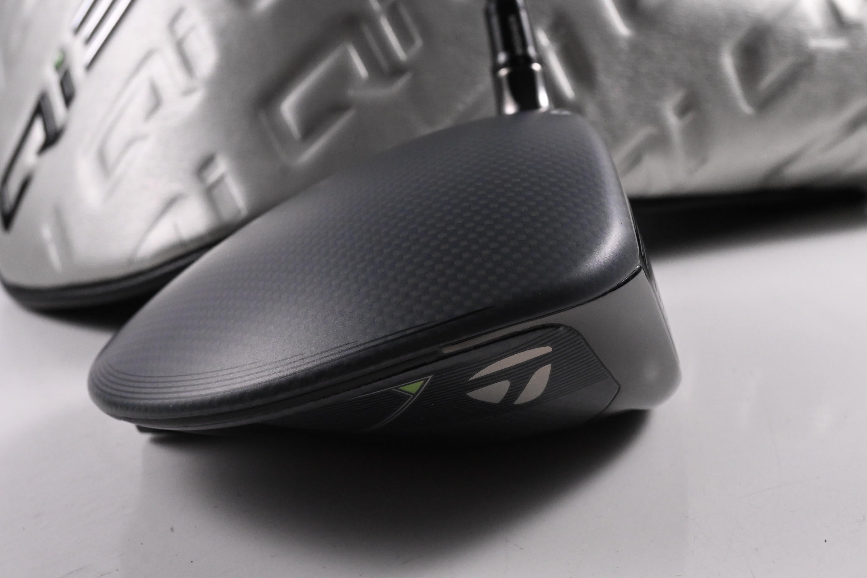 Taylormade Qi35 Driver / 10.5 Degree / Regular Flex Fujikura Ventus Blue '25 5