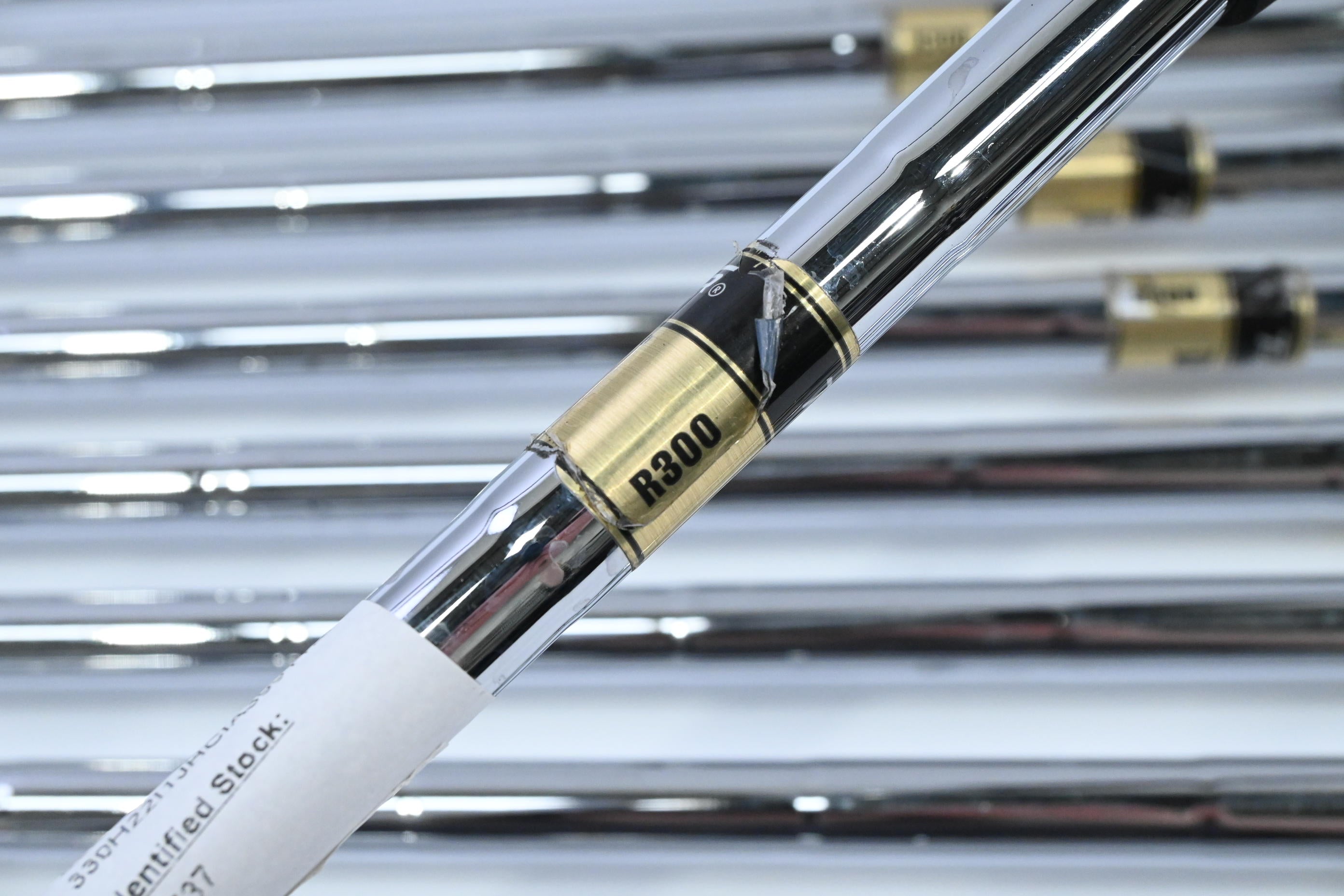 Mizuno MP-30 Irons / 2-PW / Regular Flex Dynamic Gold R300 Shafts
