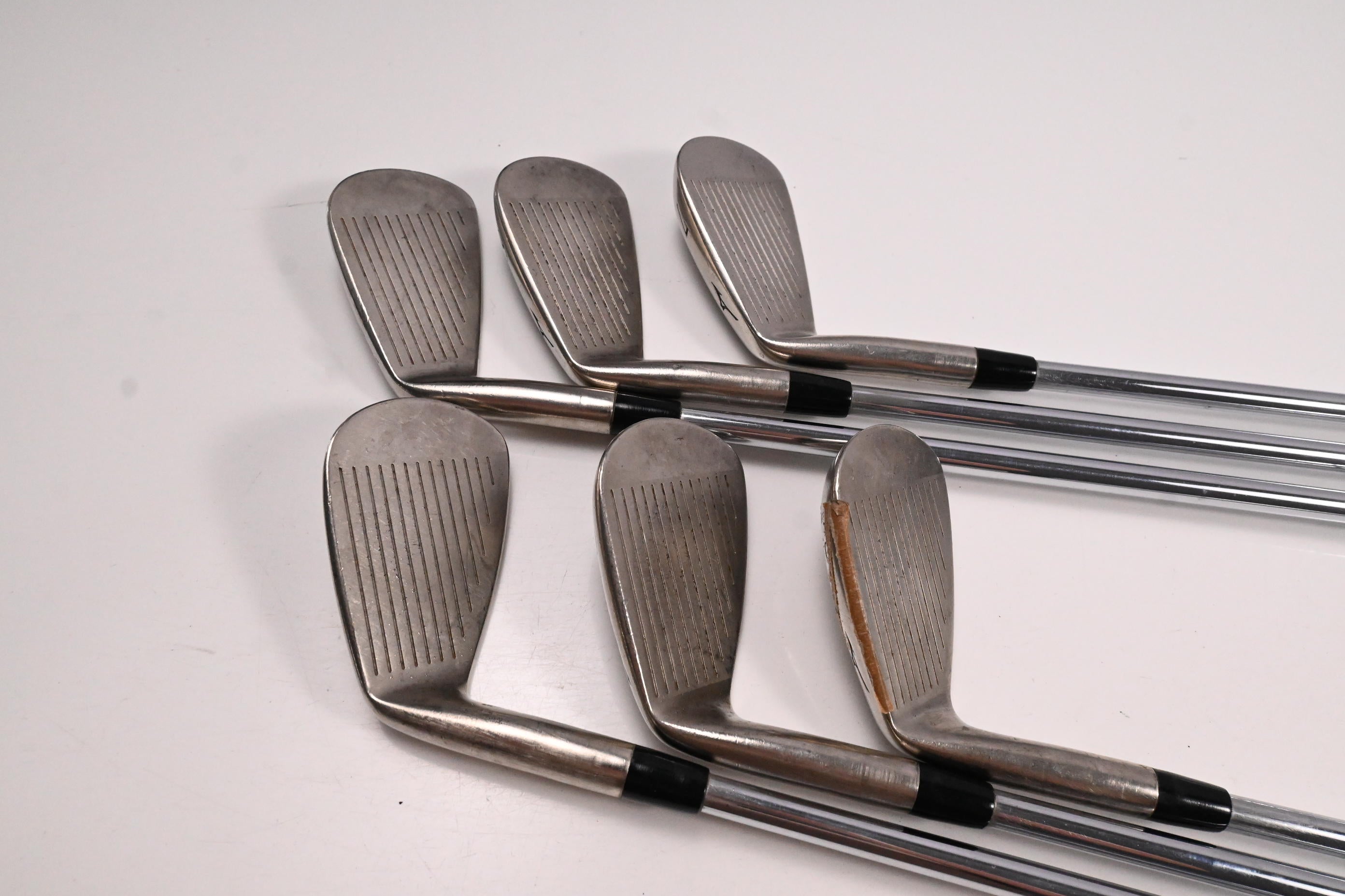 Mizuno MP-68 Irons / 5-PW / Stiff Flex Dynamic Gold S300 Shafts