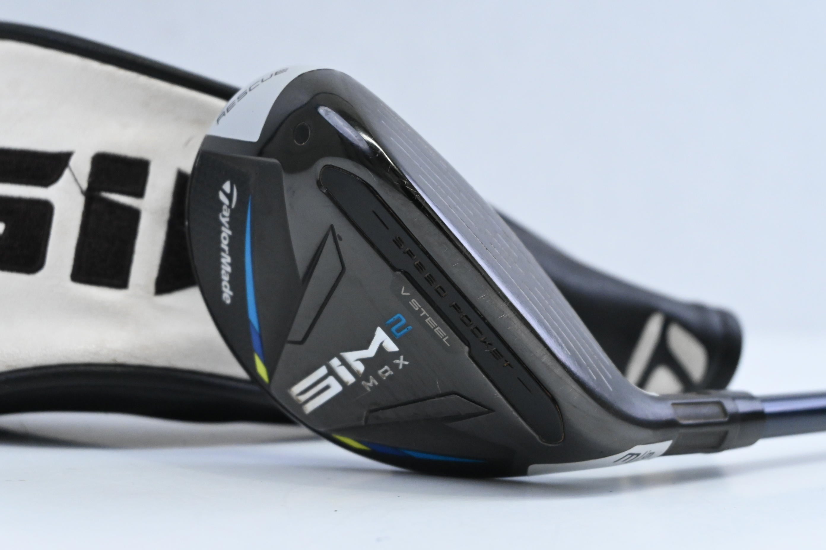 Taylormade SIM2 Max #3 Hybrid / 19 Degree / Regular Flex Fujikura Ventus Blue 6