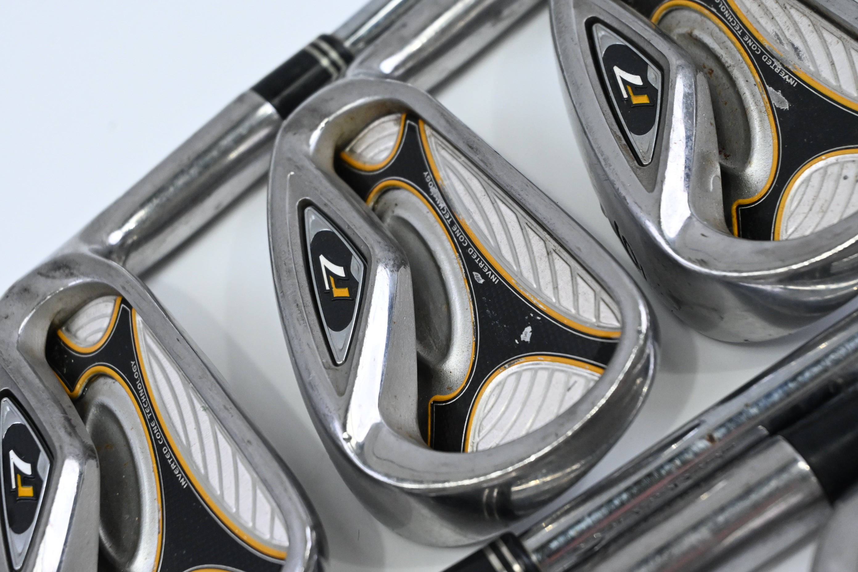 Taylormade R7 Irons / 4-PW+SW / Regular Flex Taylormade T-Step 90 Shafts