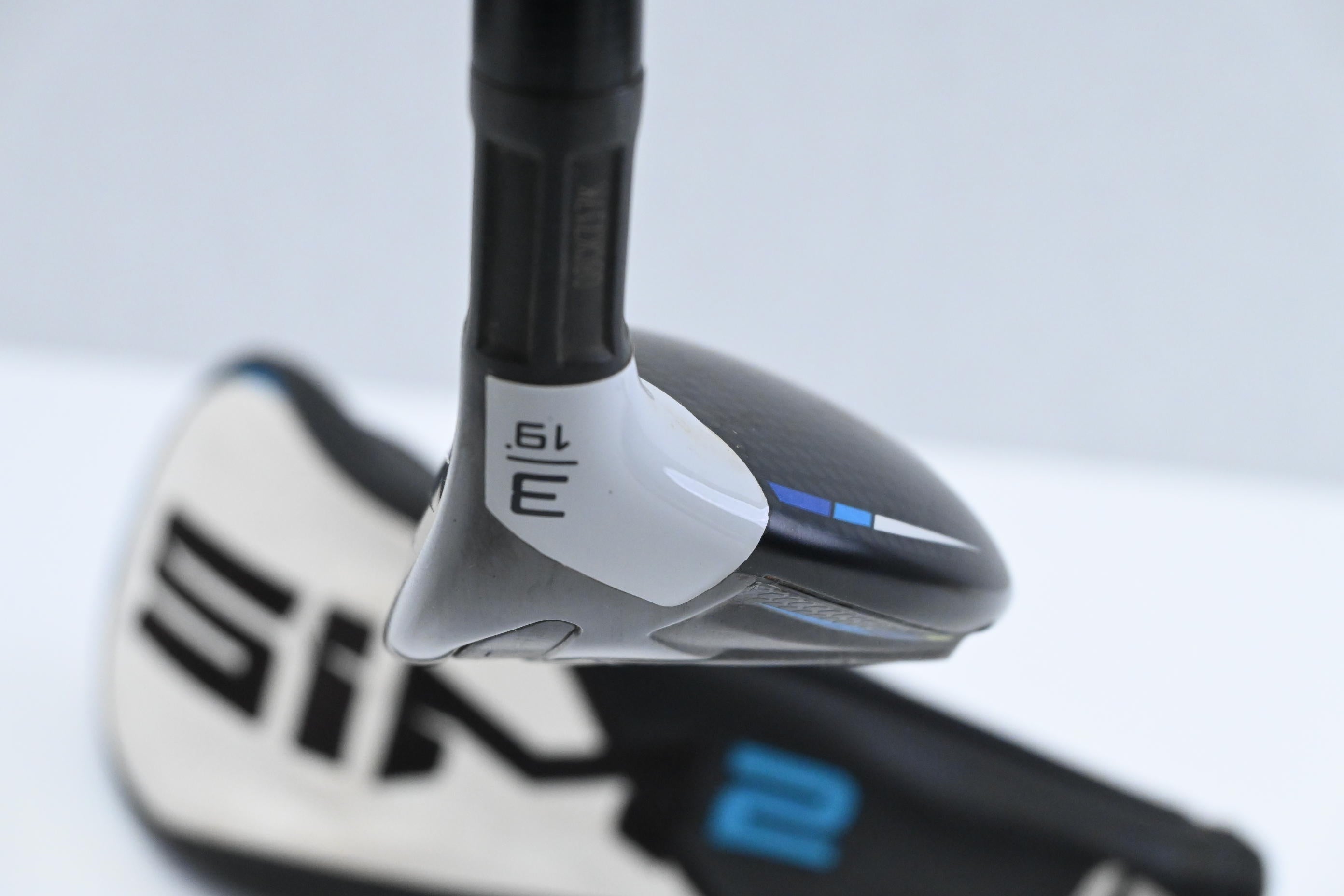Taylormade SIM2 Max #3 Hybrid / 19 Degree / Regular Flex Fujikura Ventus Blue 6
