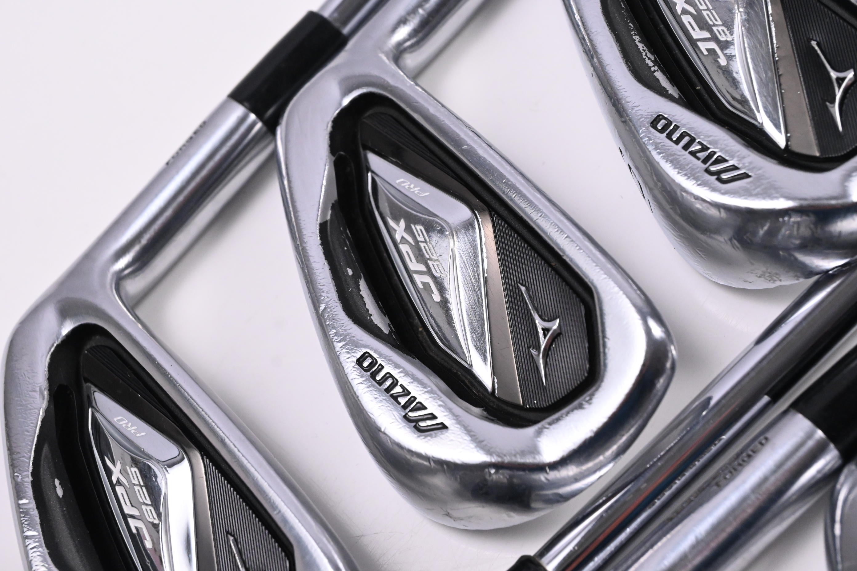 Mizuno JPX 825 Pro Irons / 4-PW / Stiff Flex Dynamic Gold S300 Shafts