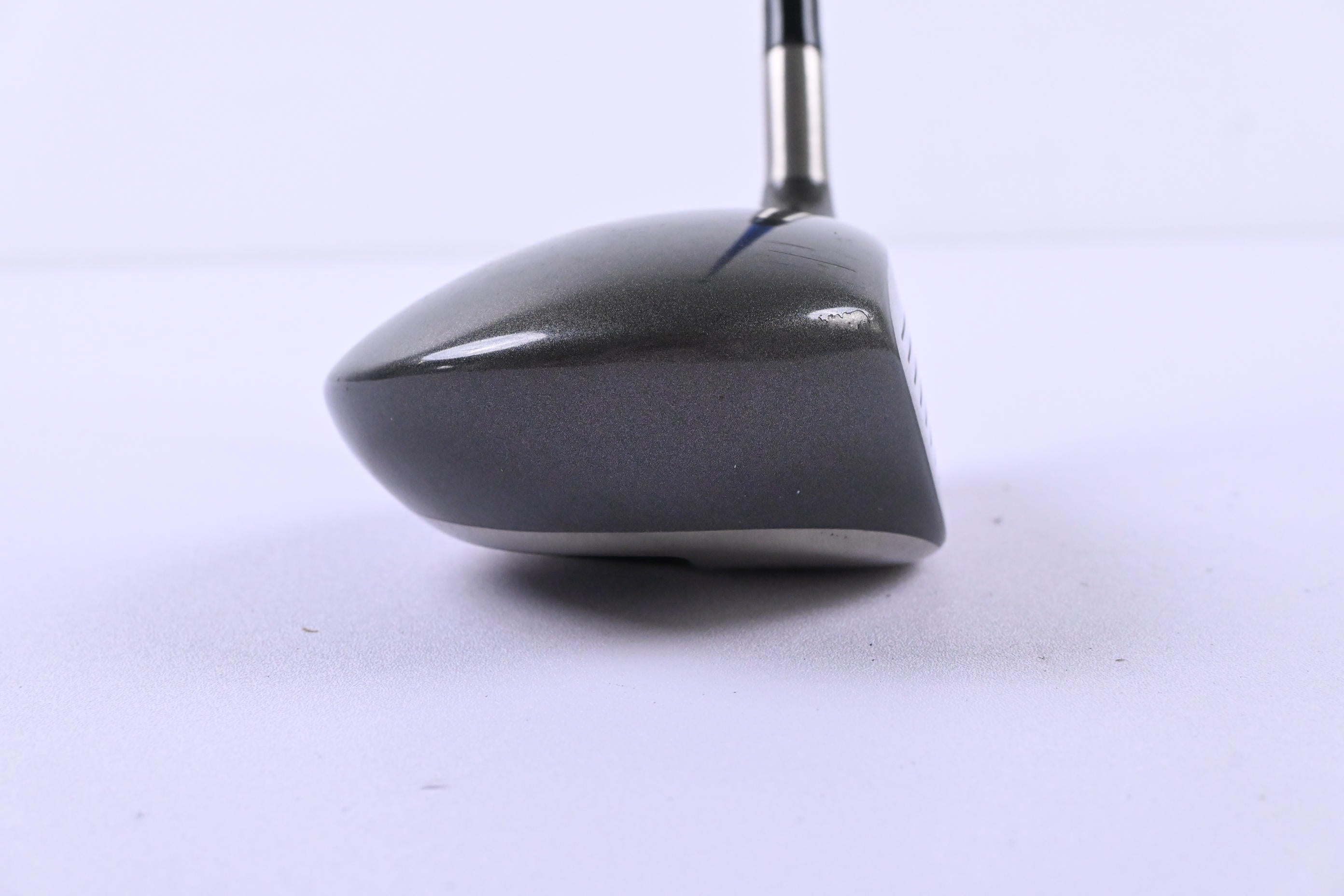 Titleist 975 D Driver / 10.5 Degree / Regular Flex Grafalloy Blue Shaft
