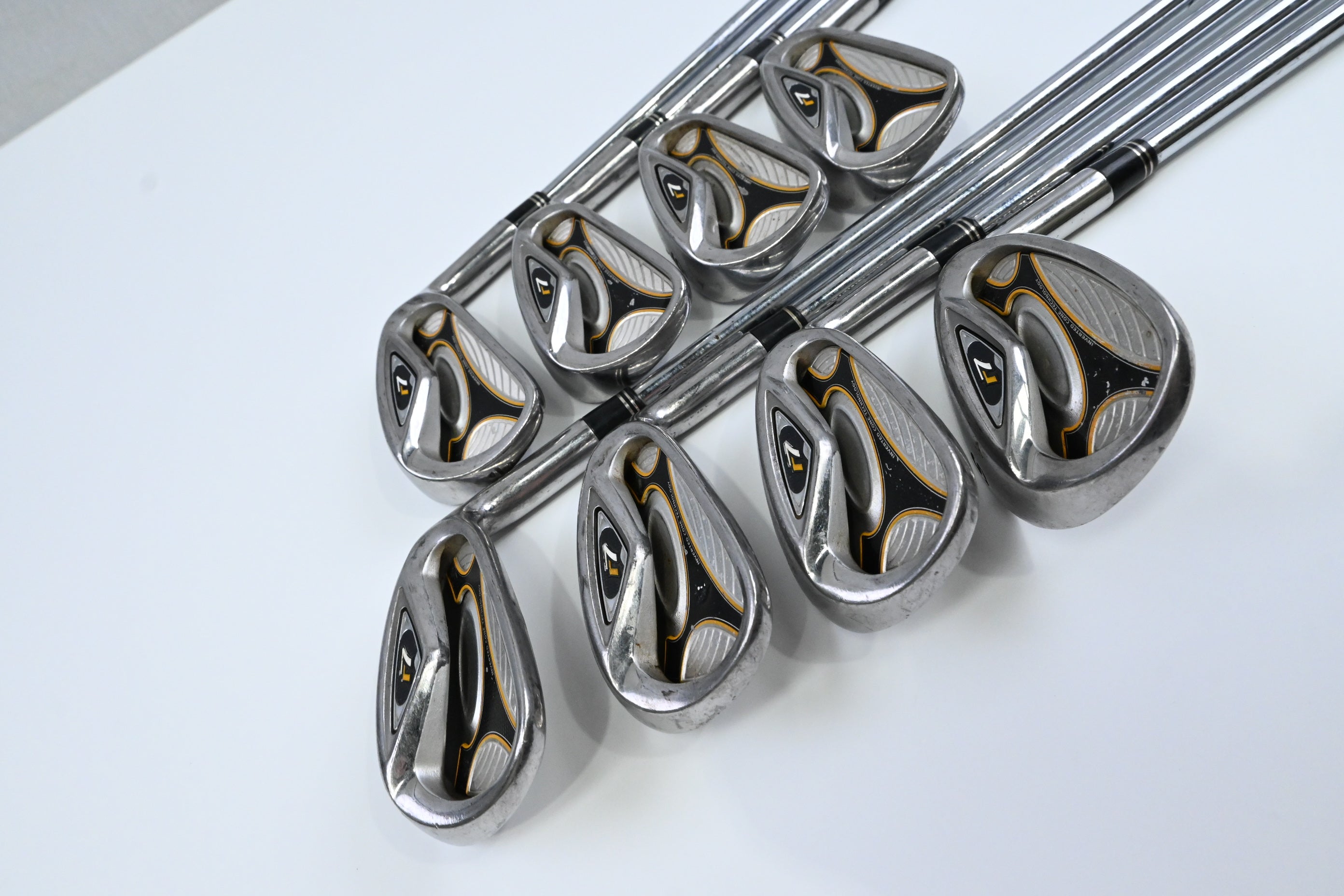 Taylormade R7 Irons / 4-PW+SW / Regular Flex Taylormade T-Step 90 Shafts