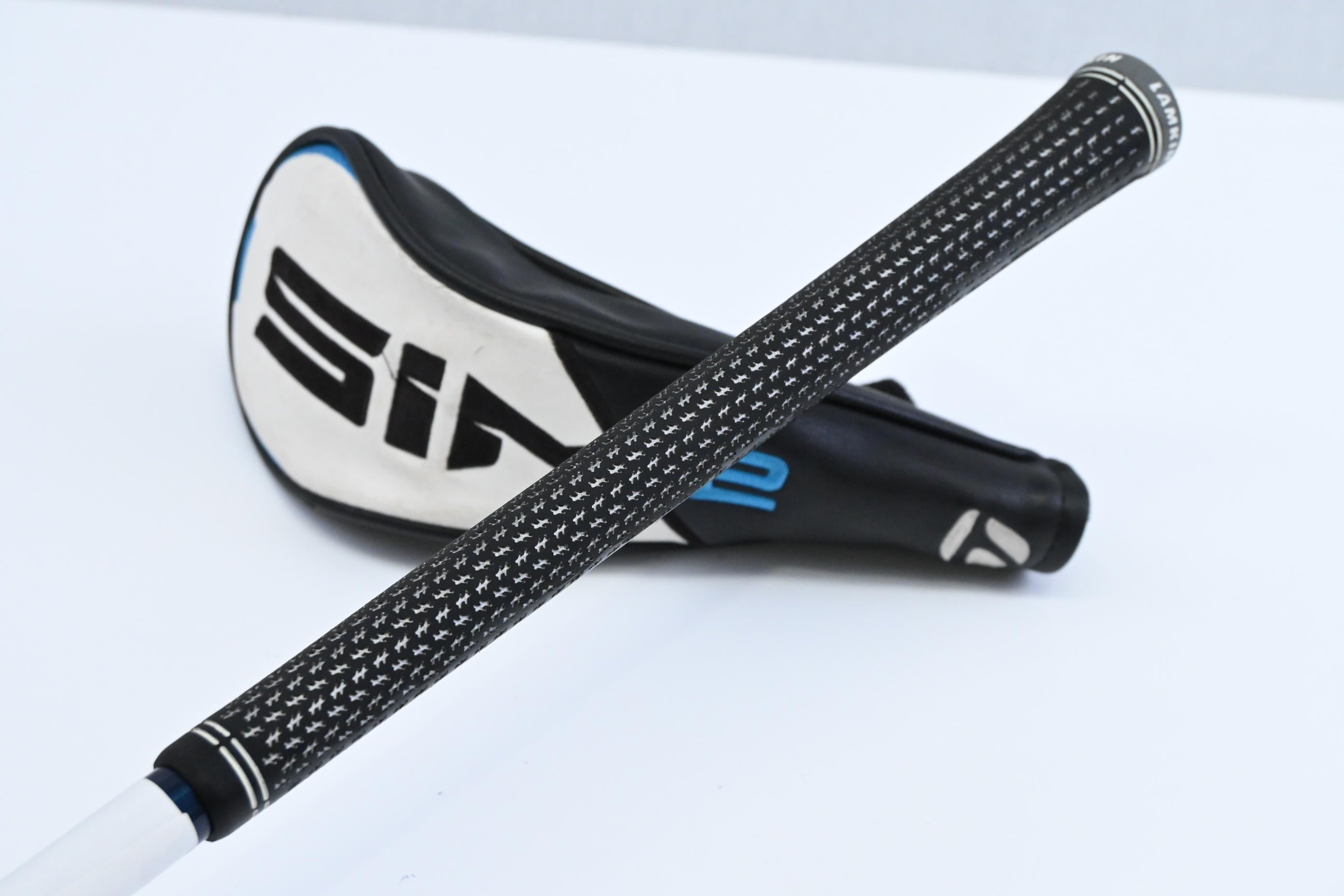 Taylormade SIM2 Max #3 Hybrid / 19 Degree / Regular Flex Fujikura Ventus Blue 6