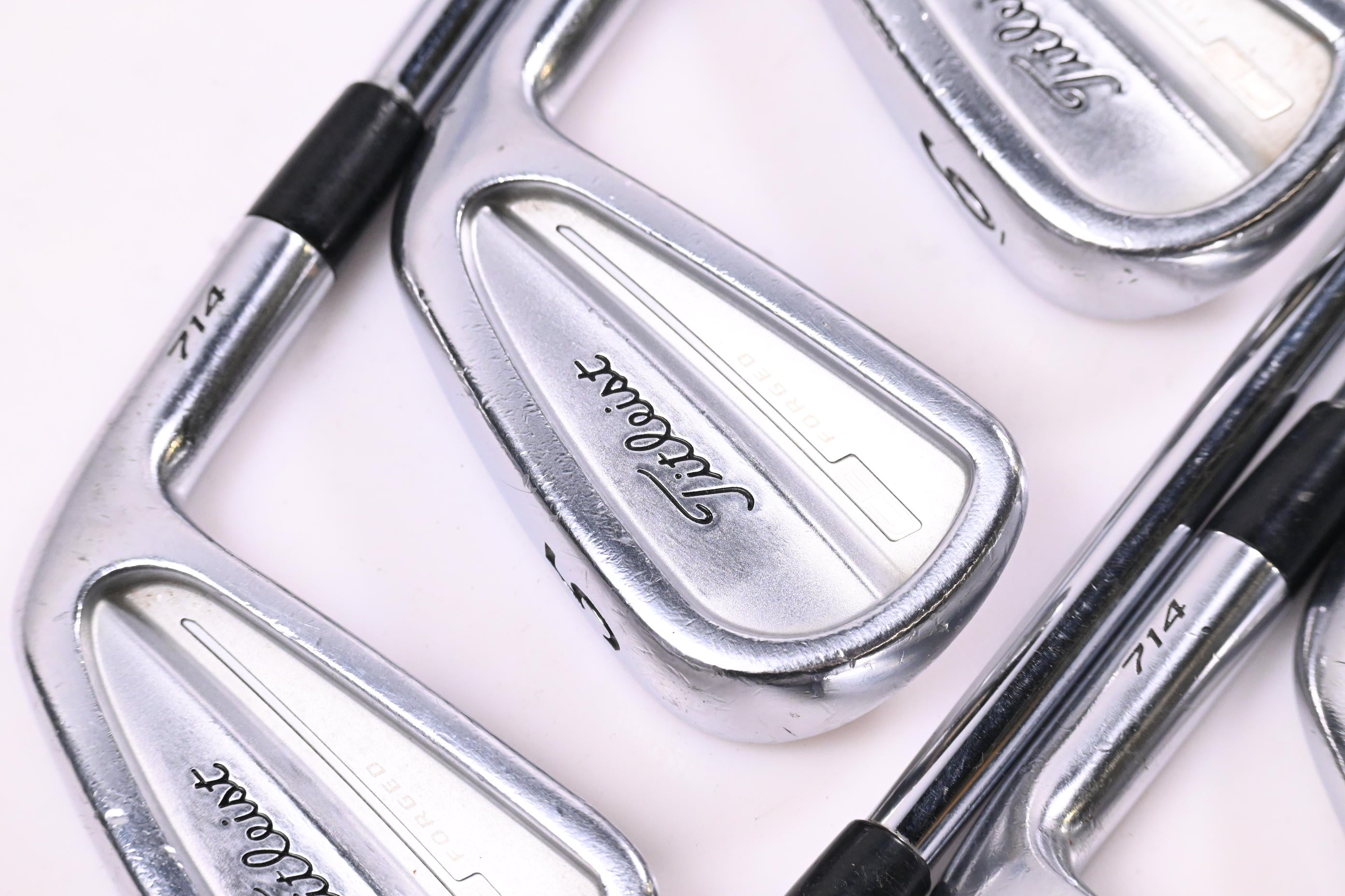 Titleist 714 CB Irons / 4-PW / Stiff Flex Dynamic Gold S300 Shafts