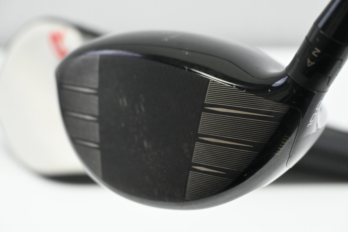 Titleist TSR2 Driver / 10 Degree / Regular Flex / Regular Flex Tensei AV Blue 55