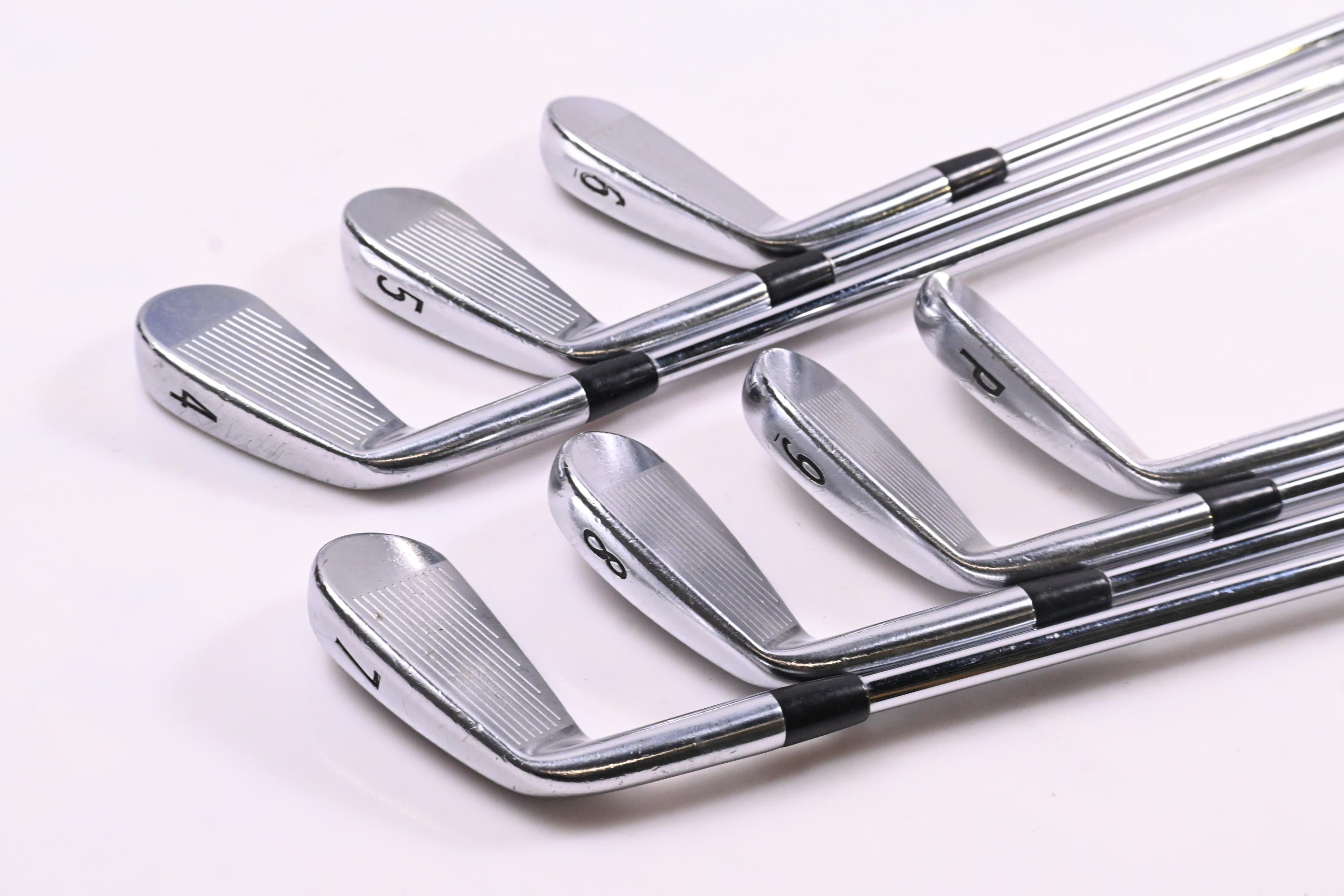 Titleist 714 CB Irons / 4-PW / Stiff Flex Dynamic Gold S300 Shafts