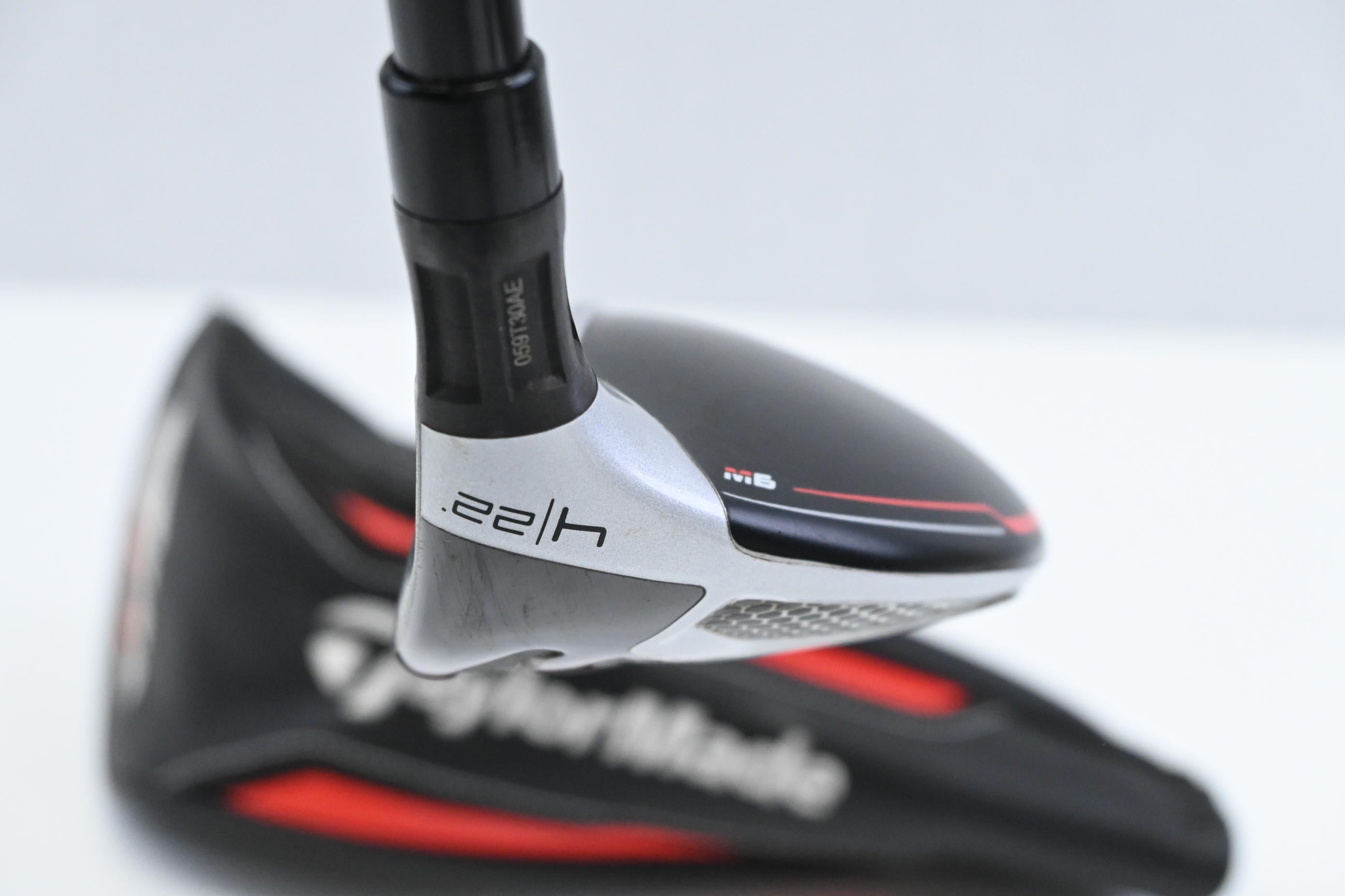 Taylormade M6 #4 Hybrid / 22 Degree / Regular Flex Fujikura Atmos Orange 6