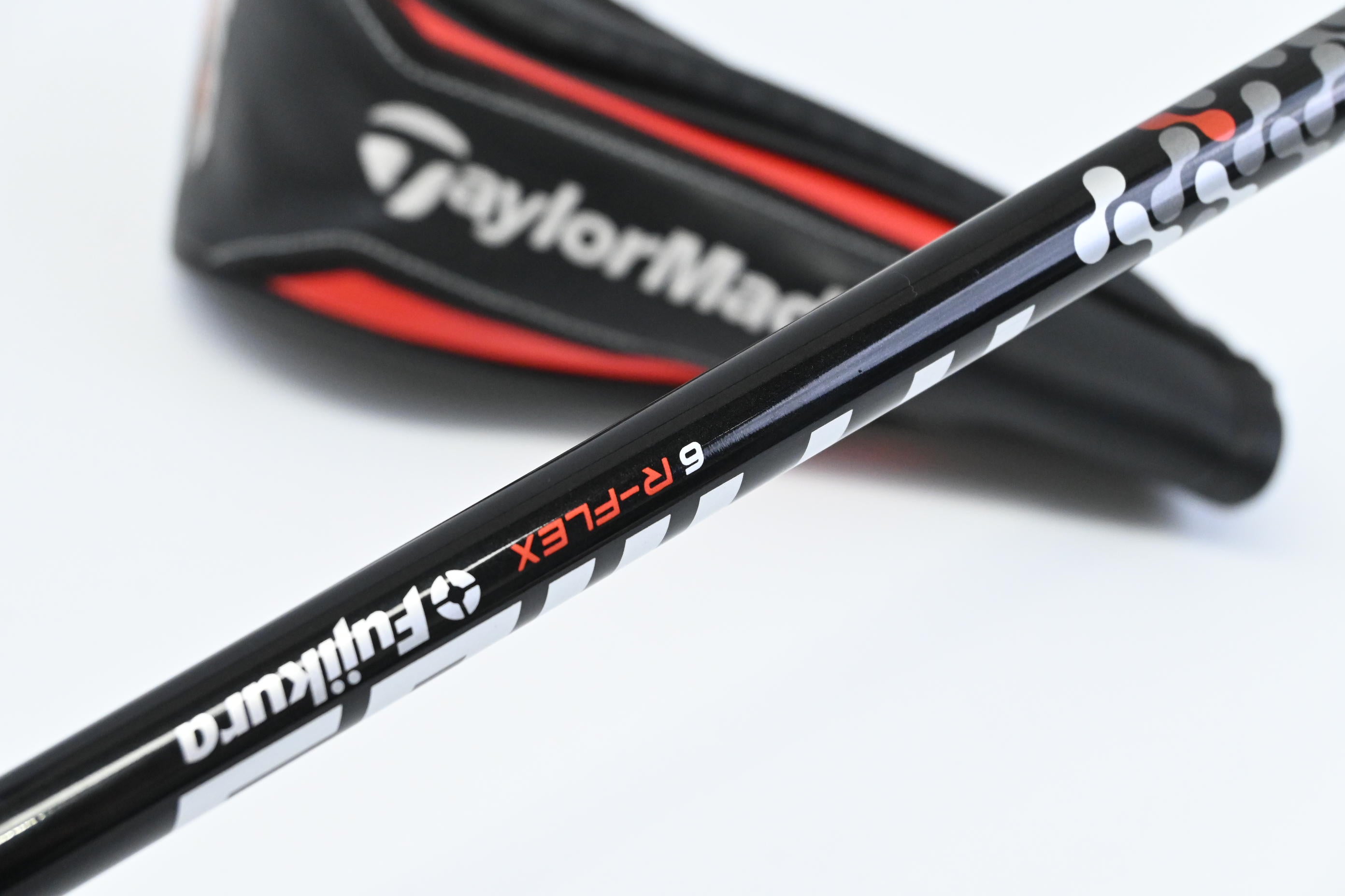 Taylormade M6 #4 Hybrid / 22 Degree / Regular Flex Fujikura Atmos Orange 6