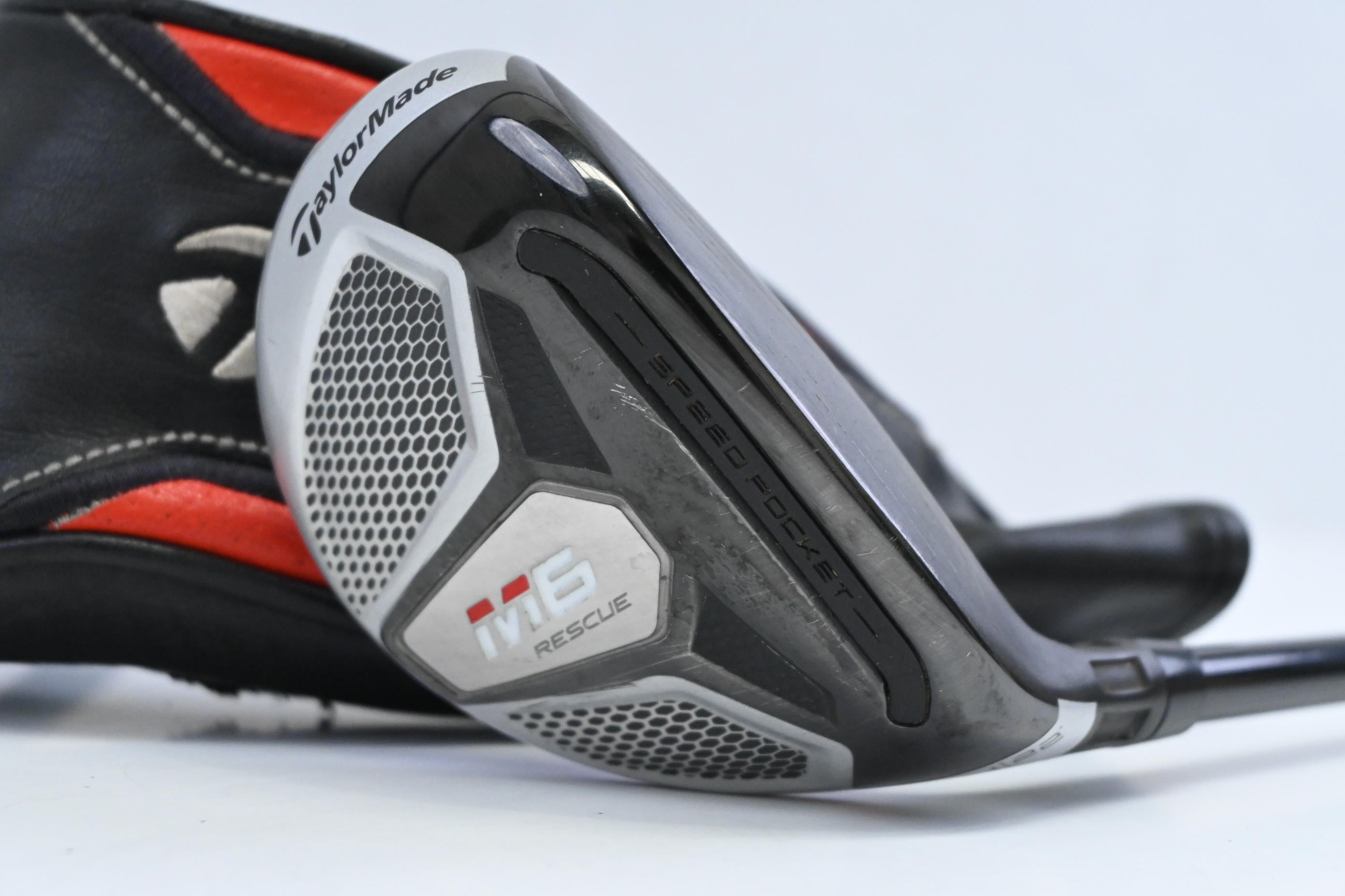 Taylormade M6 #4 Hybrid / 22 Degree / Regular Flex Fujikura Atmos Orange 6