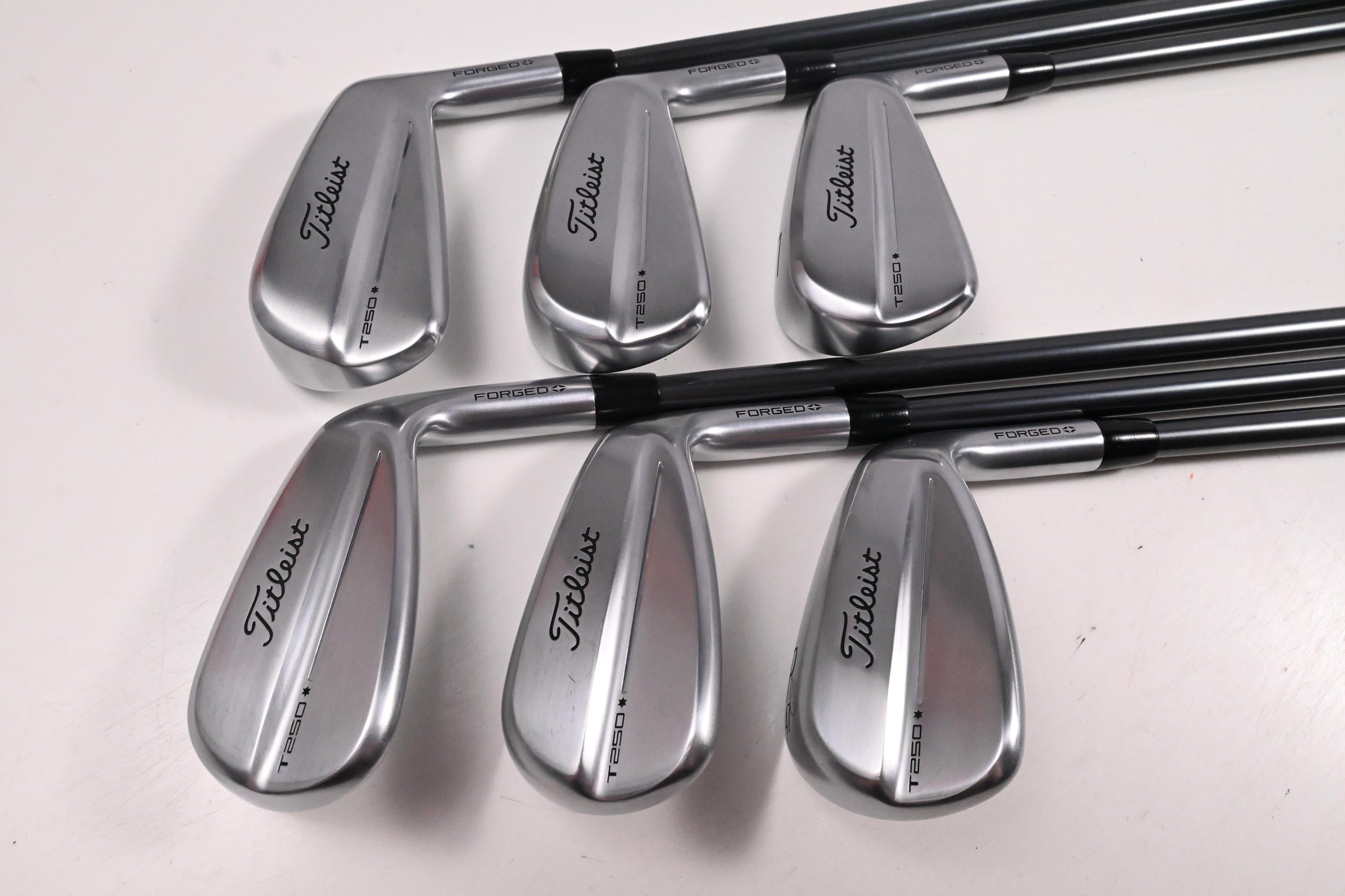 Titleist T250* 2025 Irons / 5-PW / Regular Flex MMT Speedmesh 85 Shafts