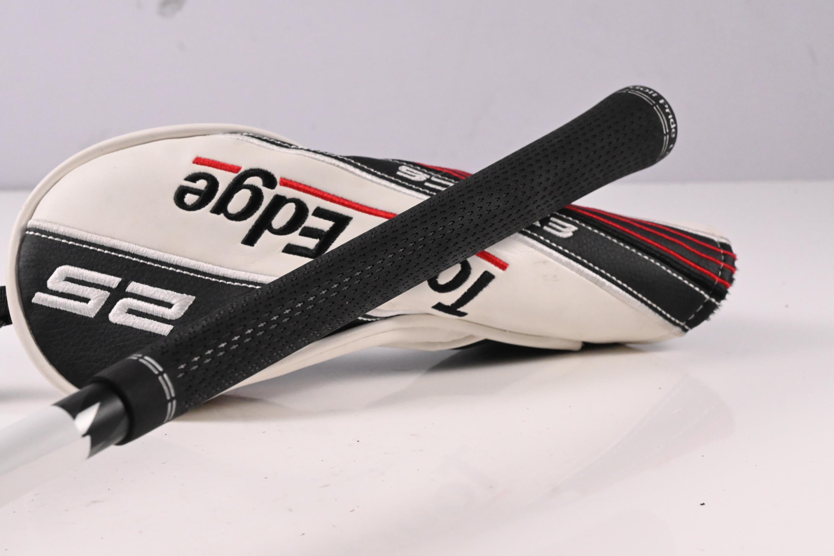Tour Edge E725 #4 Hybrid / 22 Degree / Regular Flex Cypher Sixty Shaft