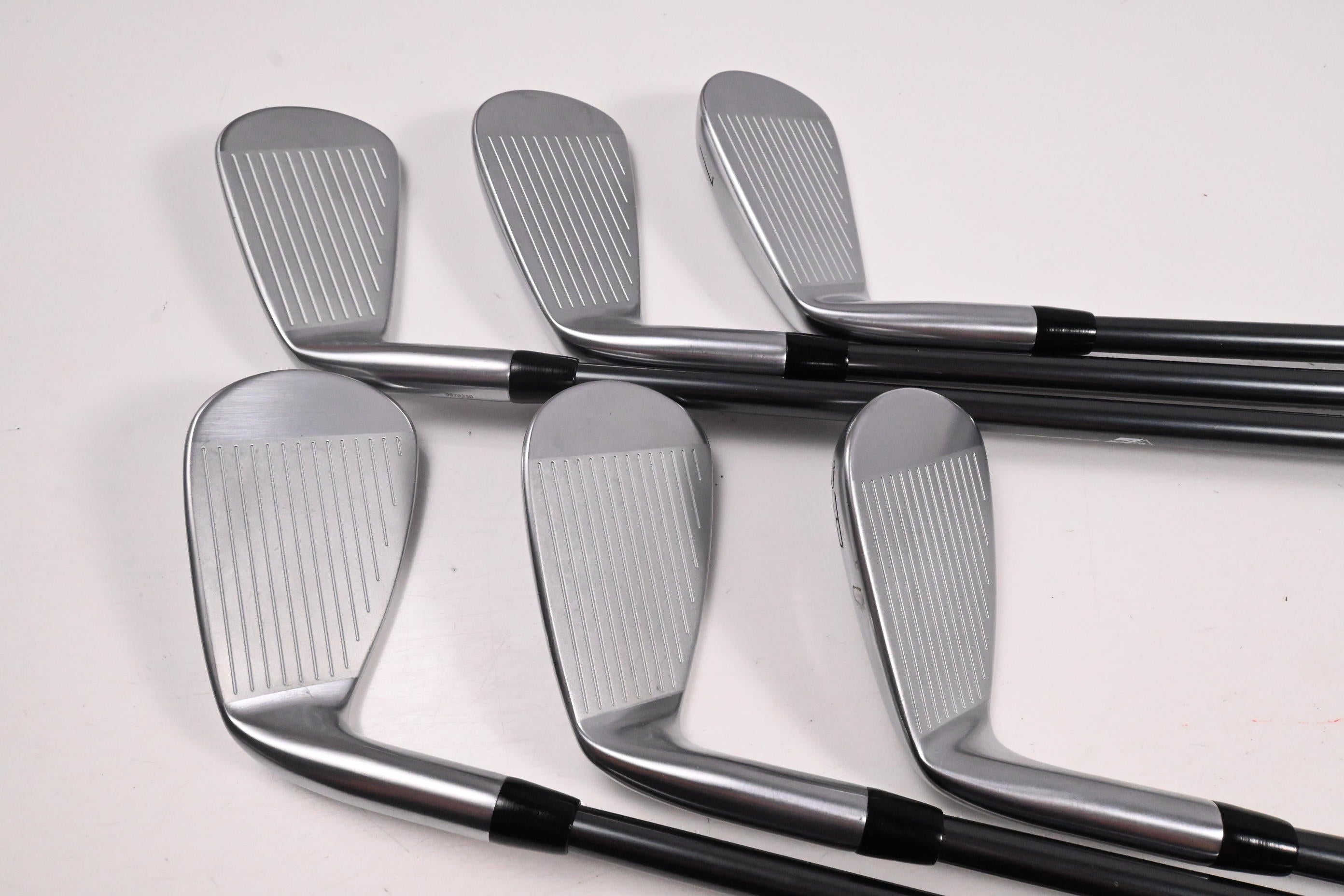 Titleist T250* 2025 Irons / 5-PW / Regular Flex MMT Speedmesh 85 Shafts