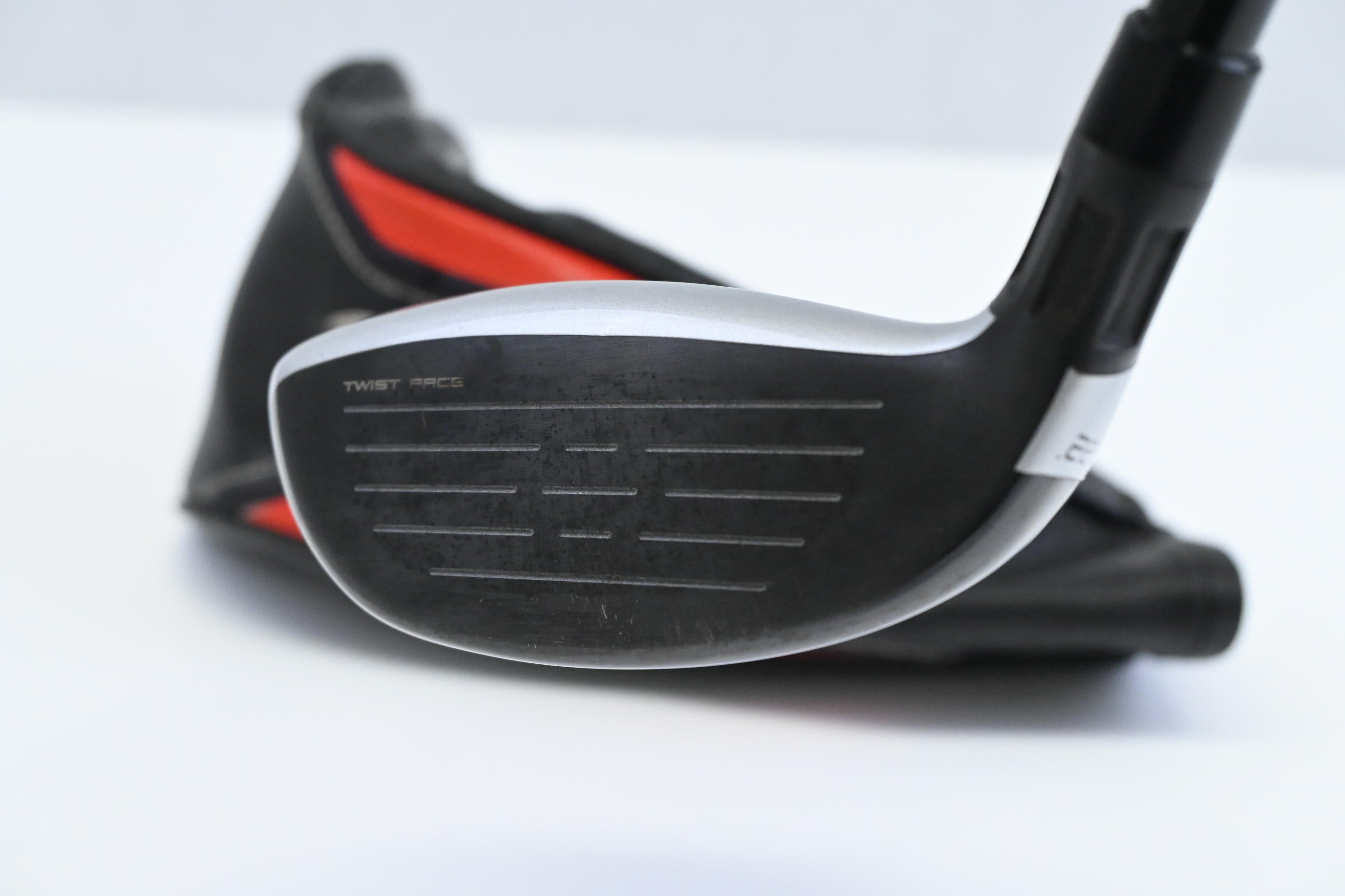 Taylormade M6 #4 Hybrid / 22 Degree / Regular Flex Fujikura Atmos Orange 6
