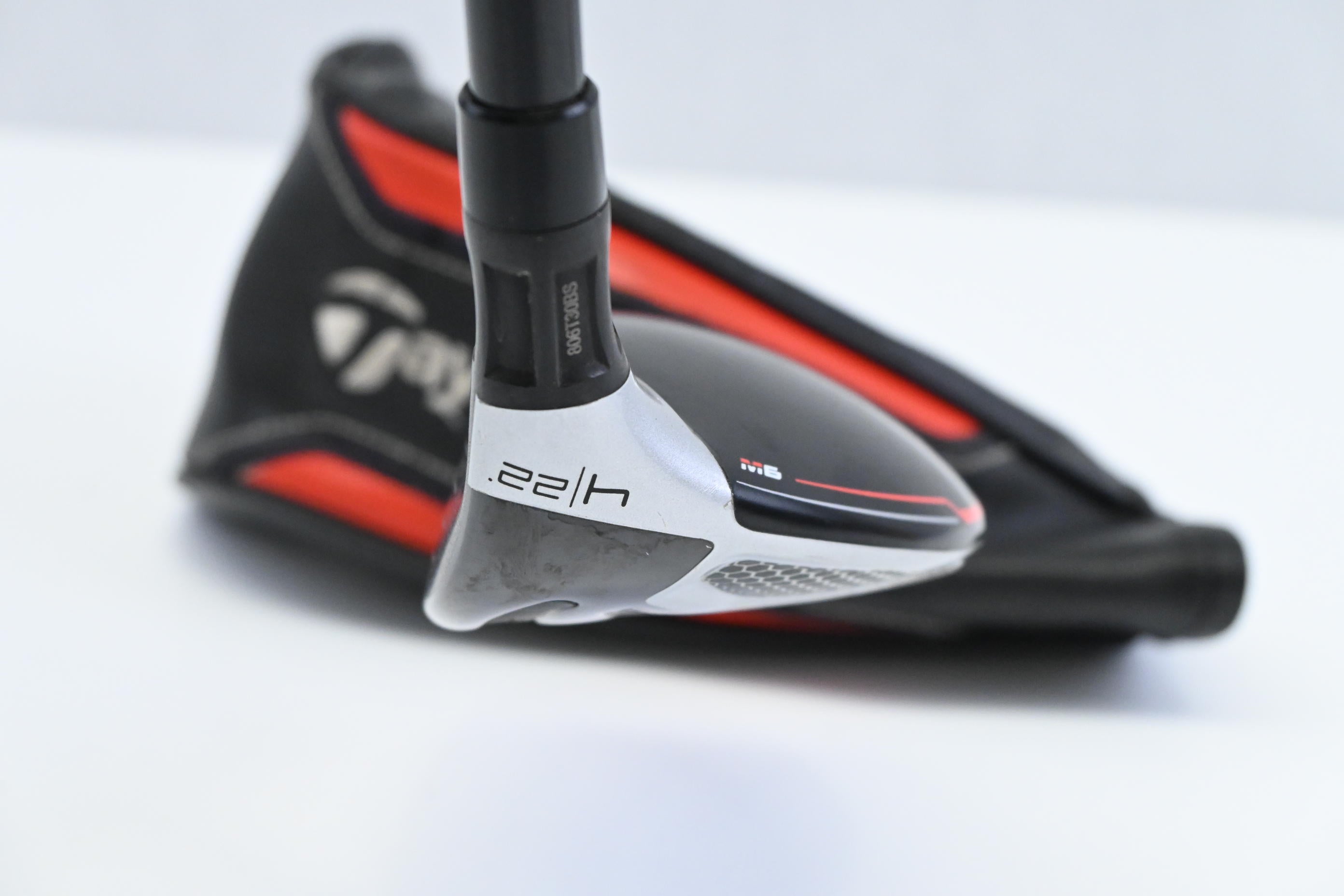 Taylormade M6 #4 Hybrid / 22 Degree / Regular Flex Fujikura Atmos Orange 6