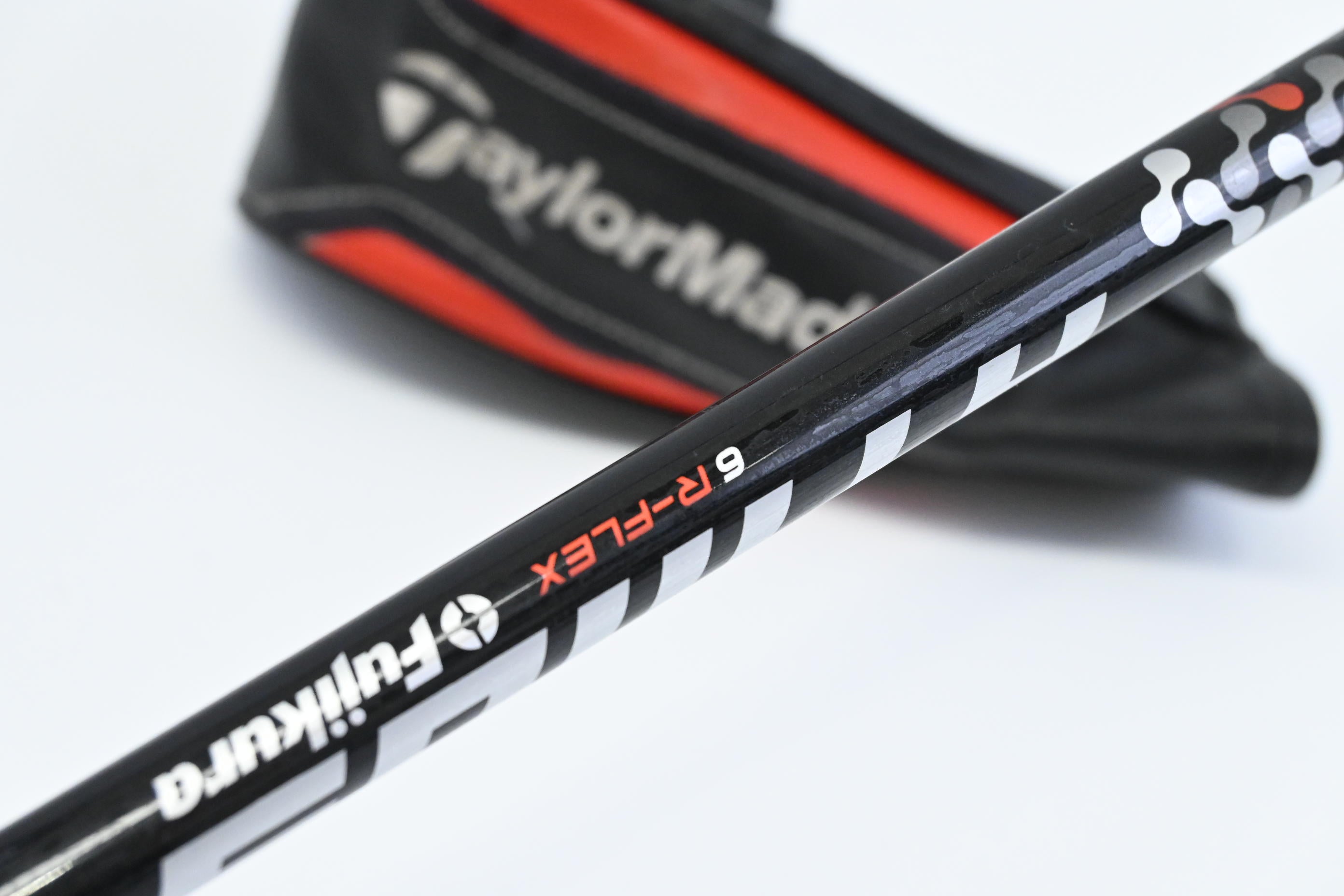 Taylormade M6 #4 Hybrid / 22 Degree / Regular Flex Fujikura Atmos Orange 6
