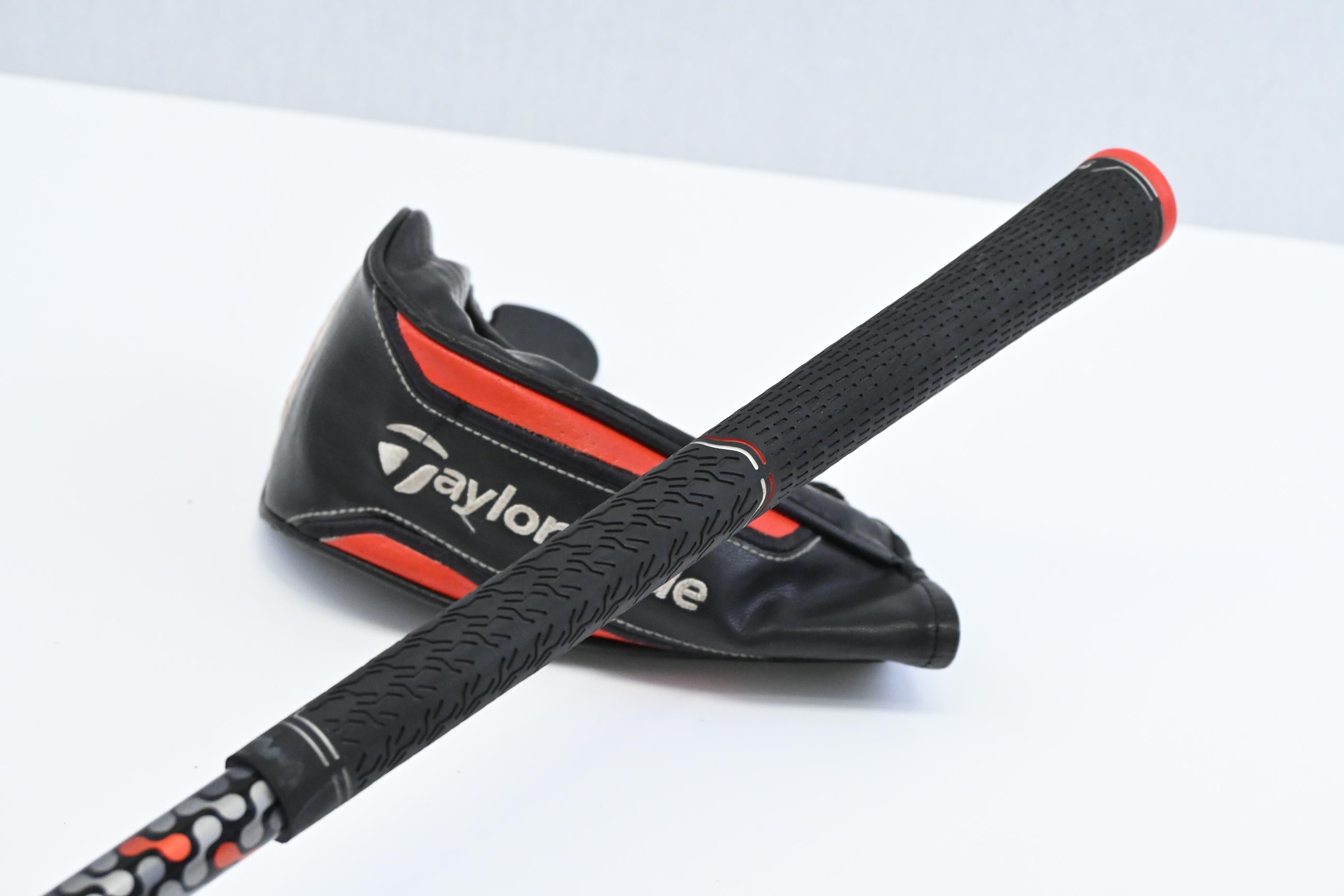 Taylormade M6 #4 Hybrid / 22 Degree / Regular Flex Fujikura Atmos Orange 6
