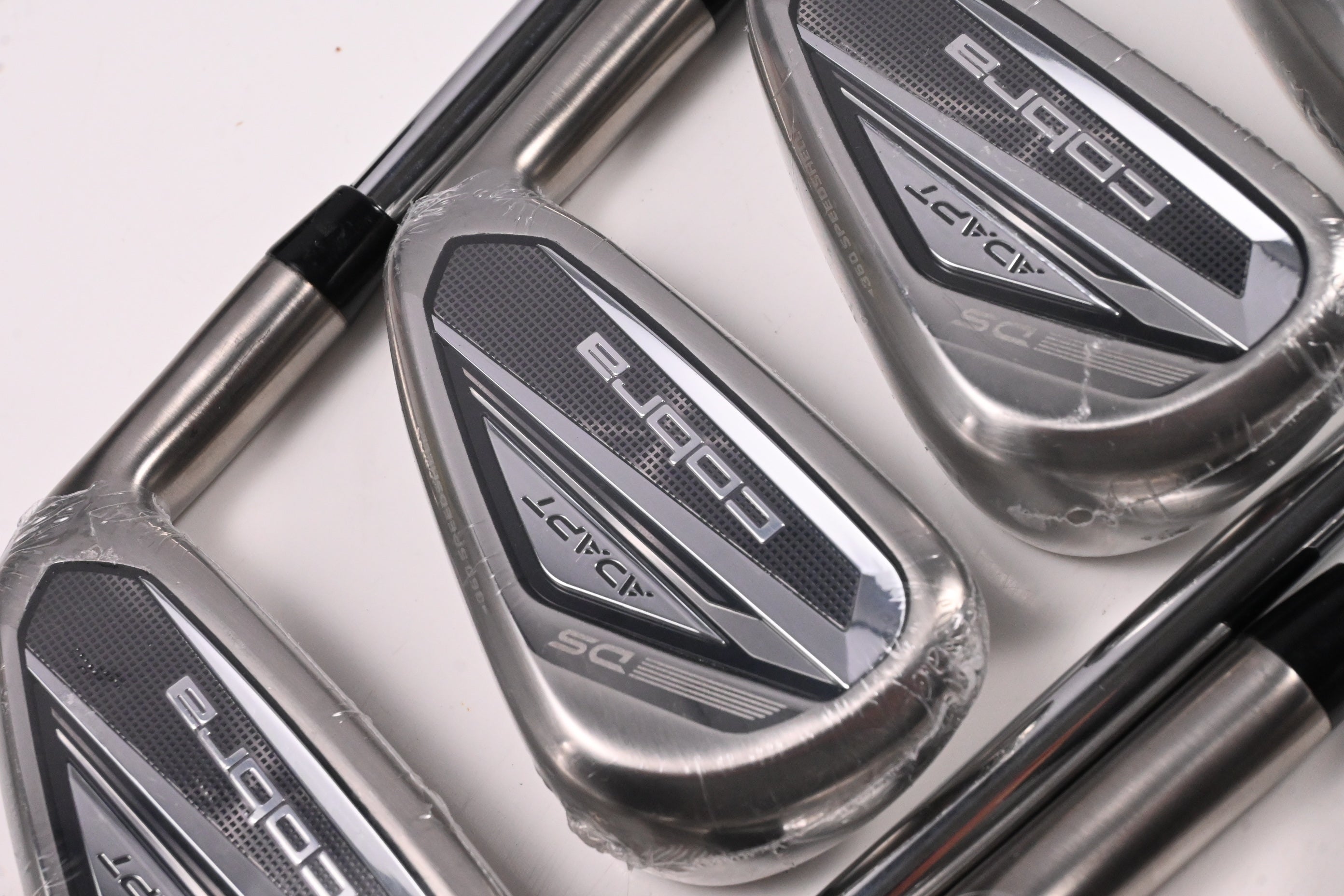 Cobra DS-Adapt Irons / 4-PW+GW / Regular Flex KBS Tour Lite Shafts