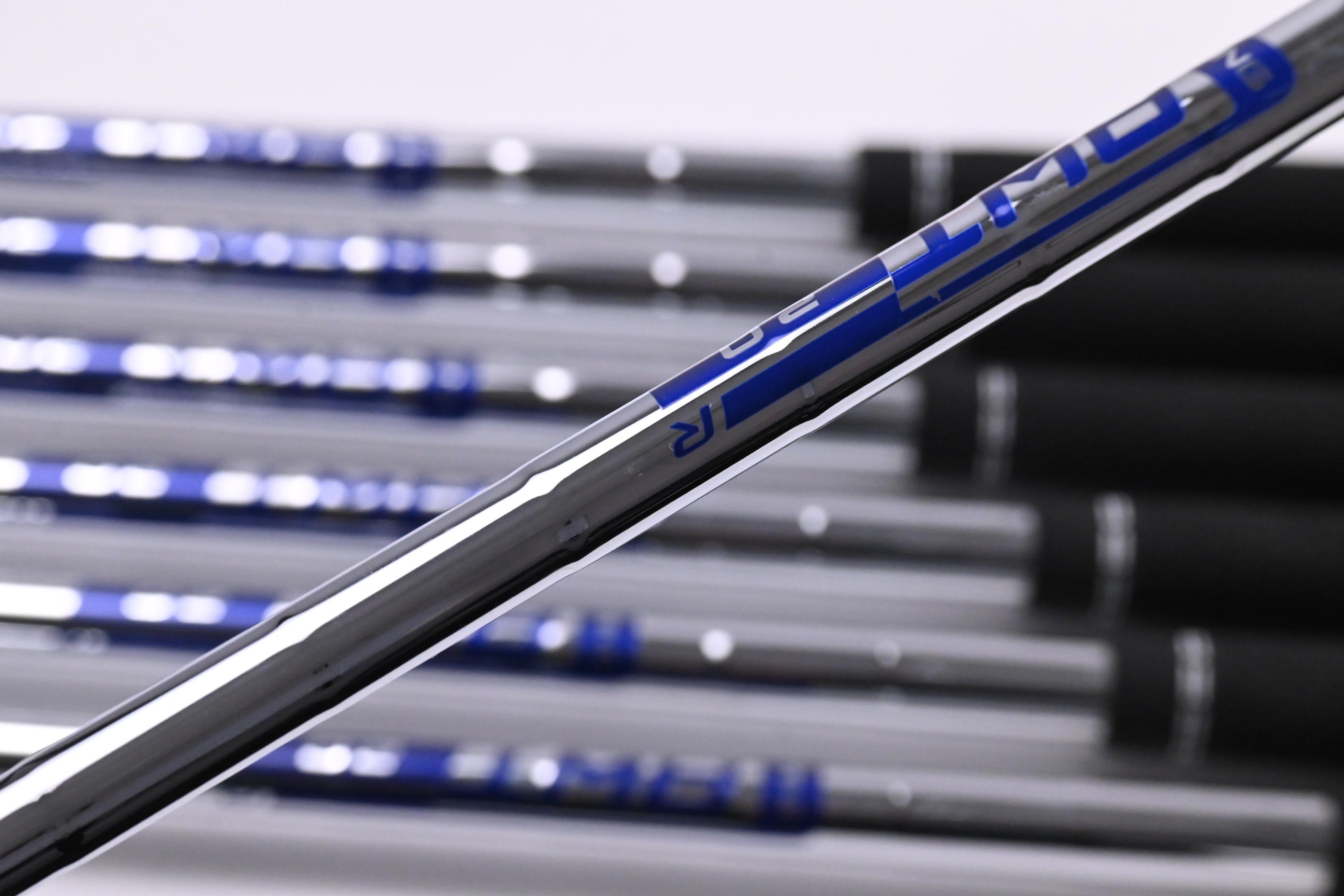 Ping G430 Irons / 5-PW+45° / Black Dot / Regular Flex Ping AWT 2.0 Shafts