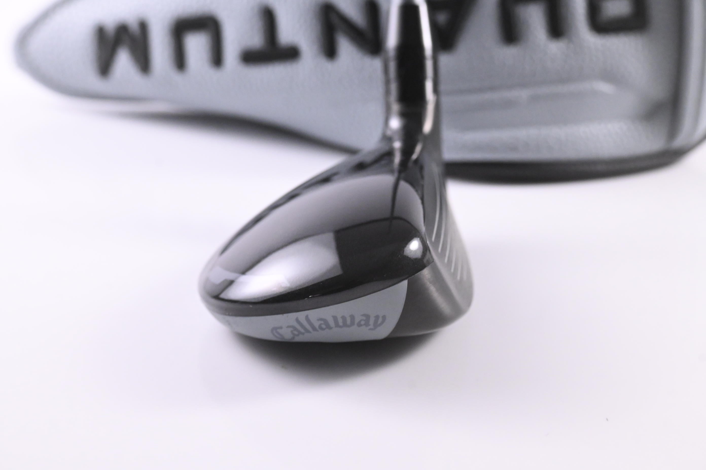Callaway Quantum Max OS #4 Hybrid / 20 Degree / Regular Flex Denali Frost Silver