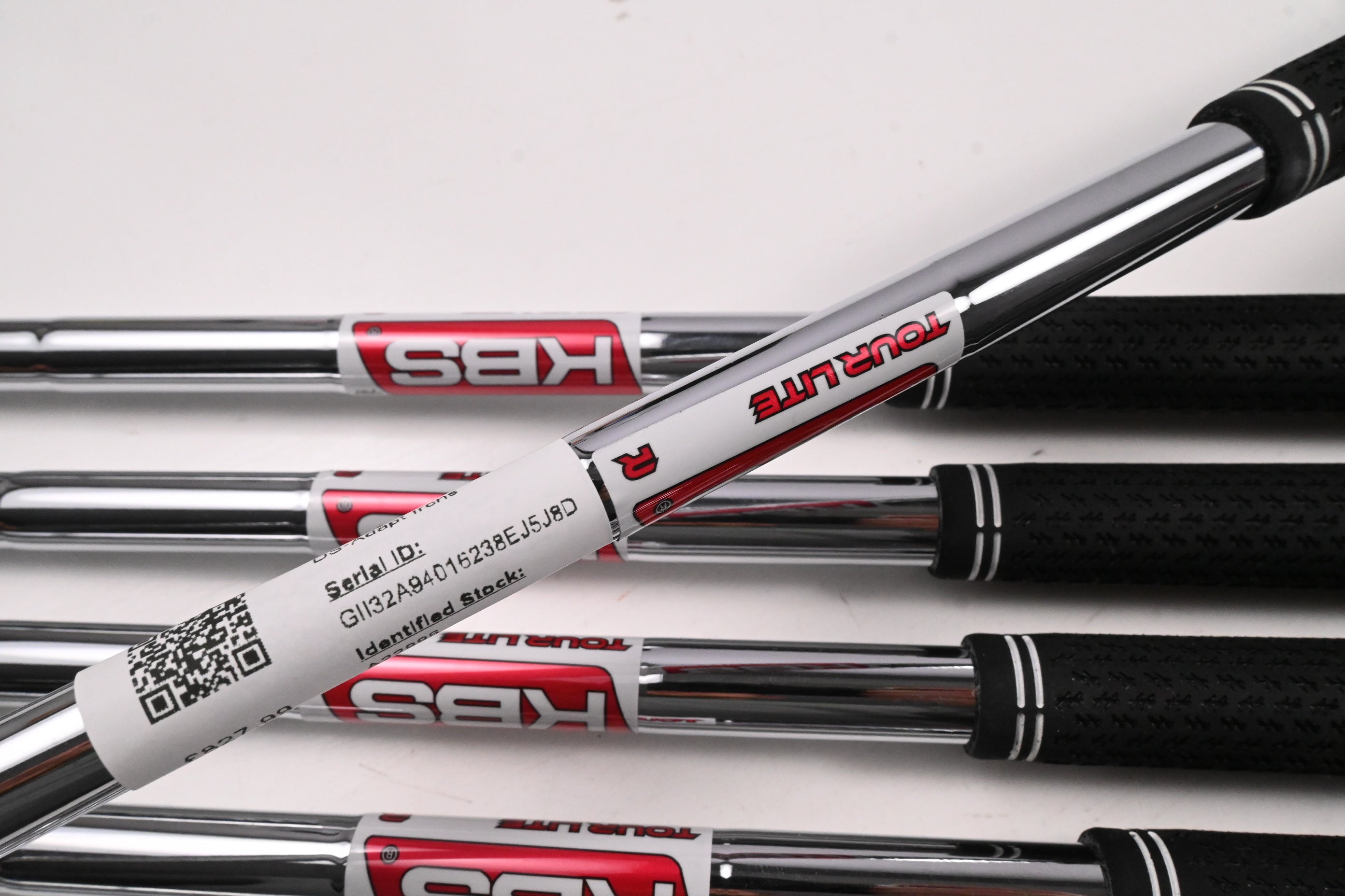 Cobra DS-Adapt Irons / 4-PW+GW / Regular Flex KBS Tour Lite Shafts