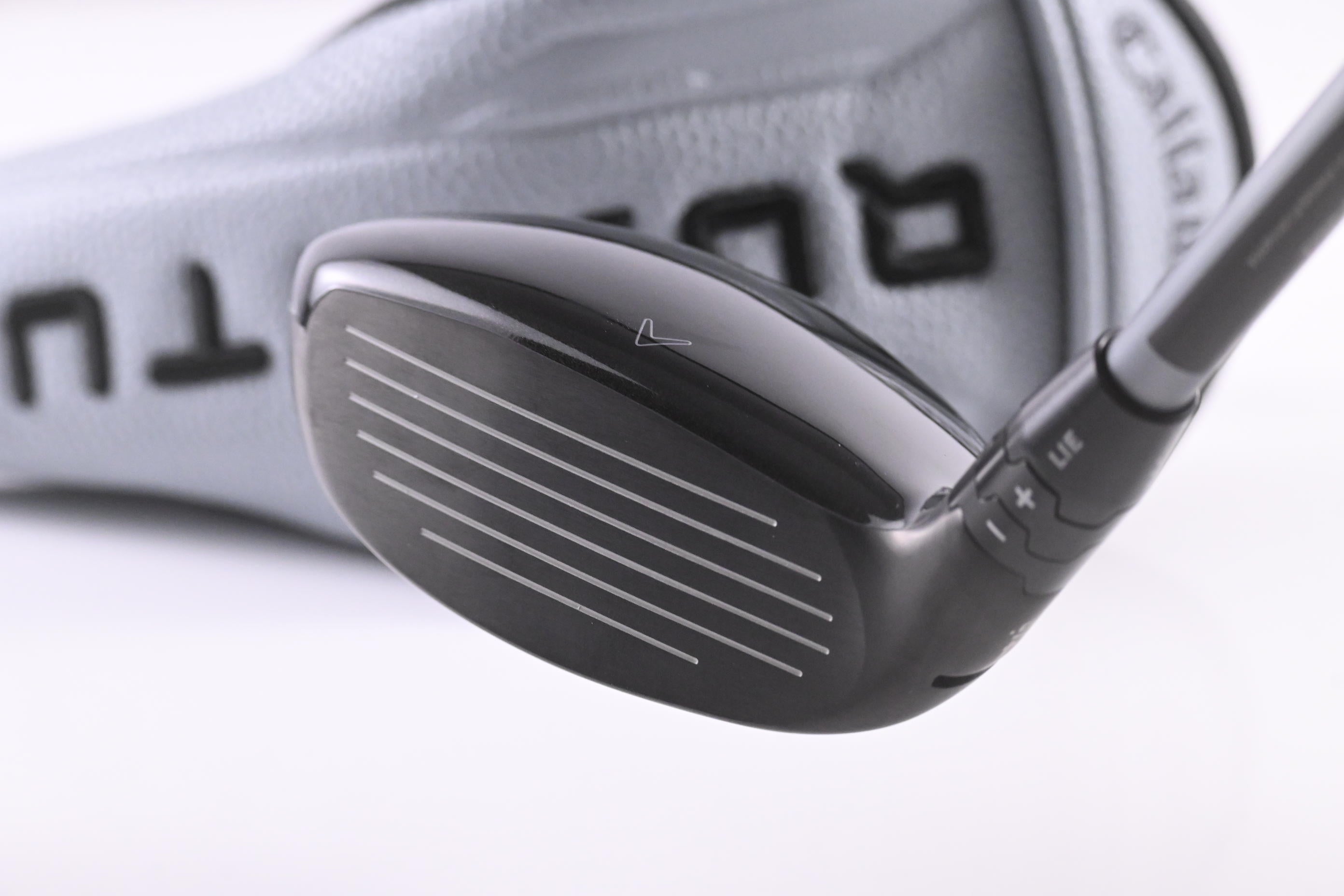 Callaway Quantum Max OS #4 Hybrid / 20 Degree / Regular Flex Denali Frost Silver