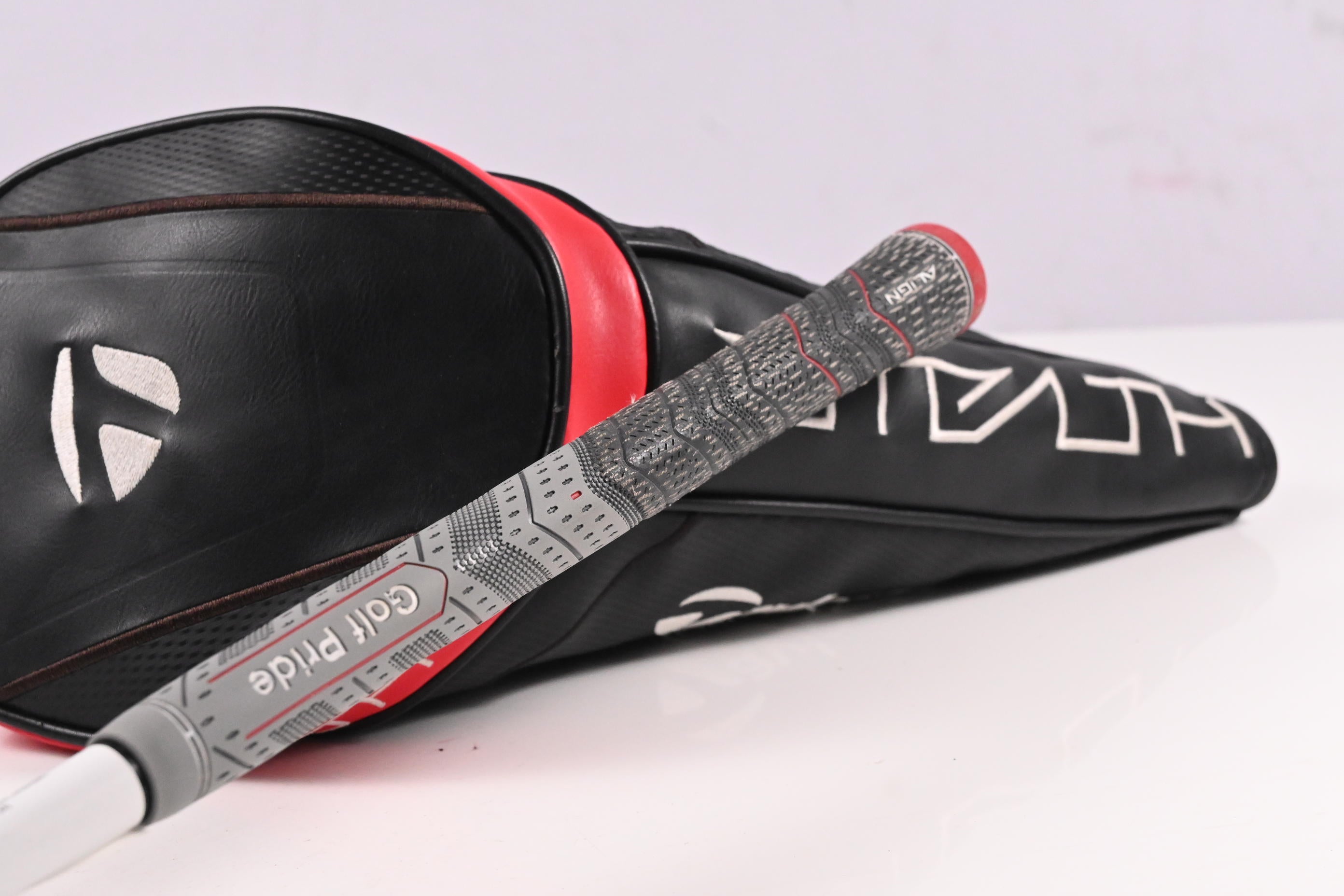 Taylormade Stealth Driver / 10.5 Degree / Stiff Flex Ventus Red 5 Shaft