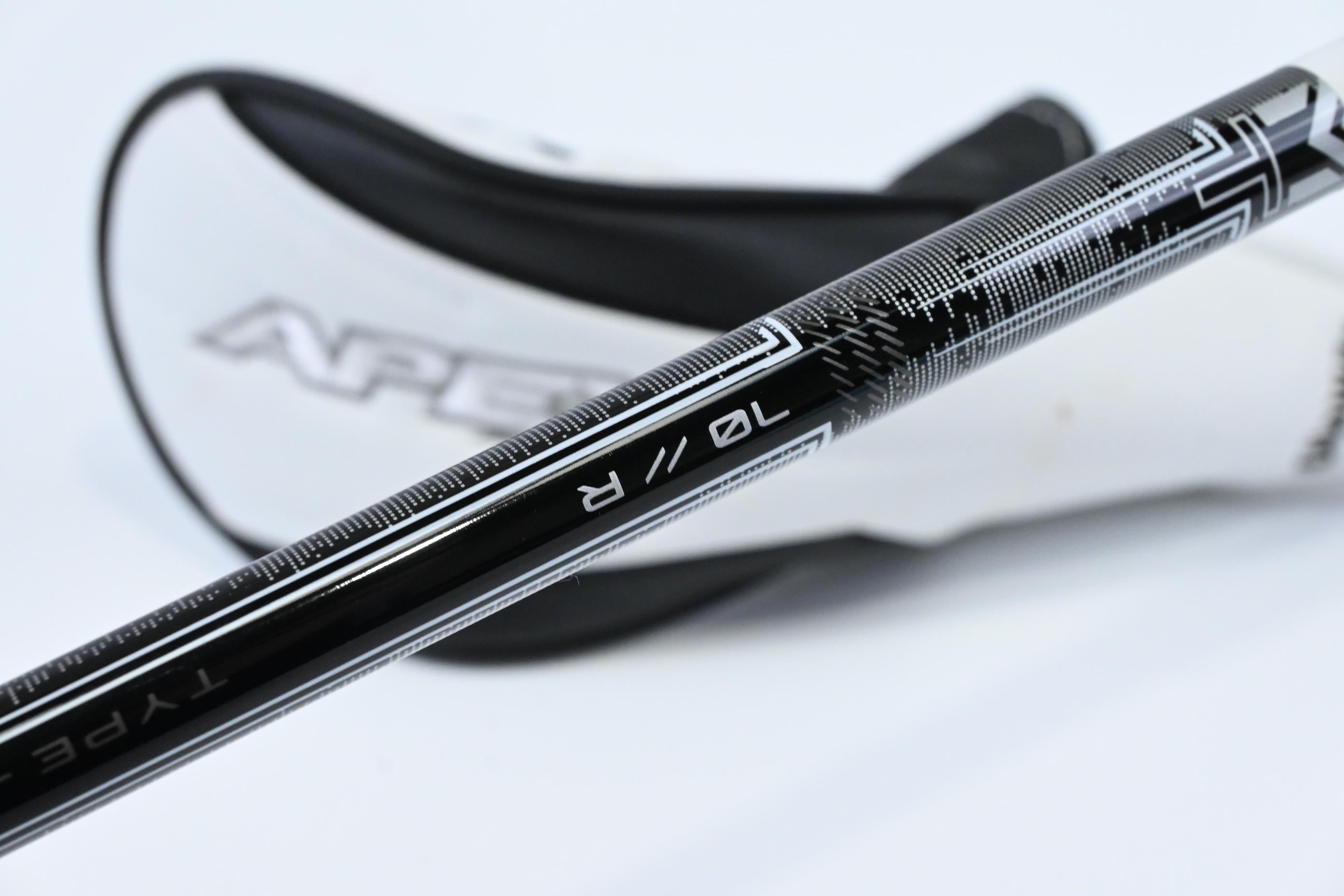 Callaway Apex UW 24 #4 Hybrid / 21 Degree / Regular Flex MMT 70 Shaft