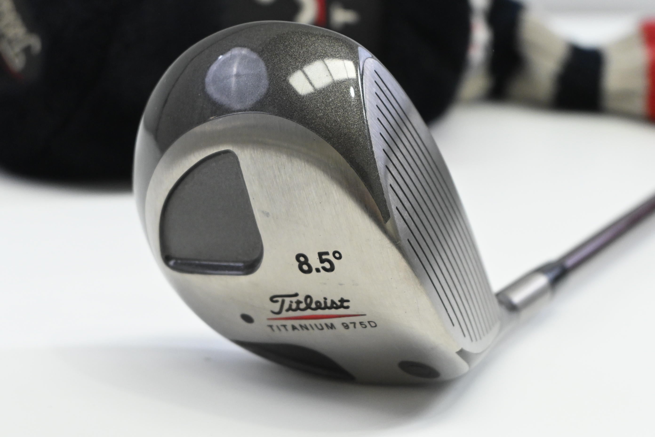 Titleist 975 D Driver / 8.5 Degree / Stiff Flex Grafalloy 35 Shaft