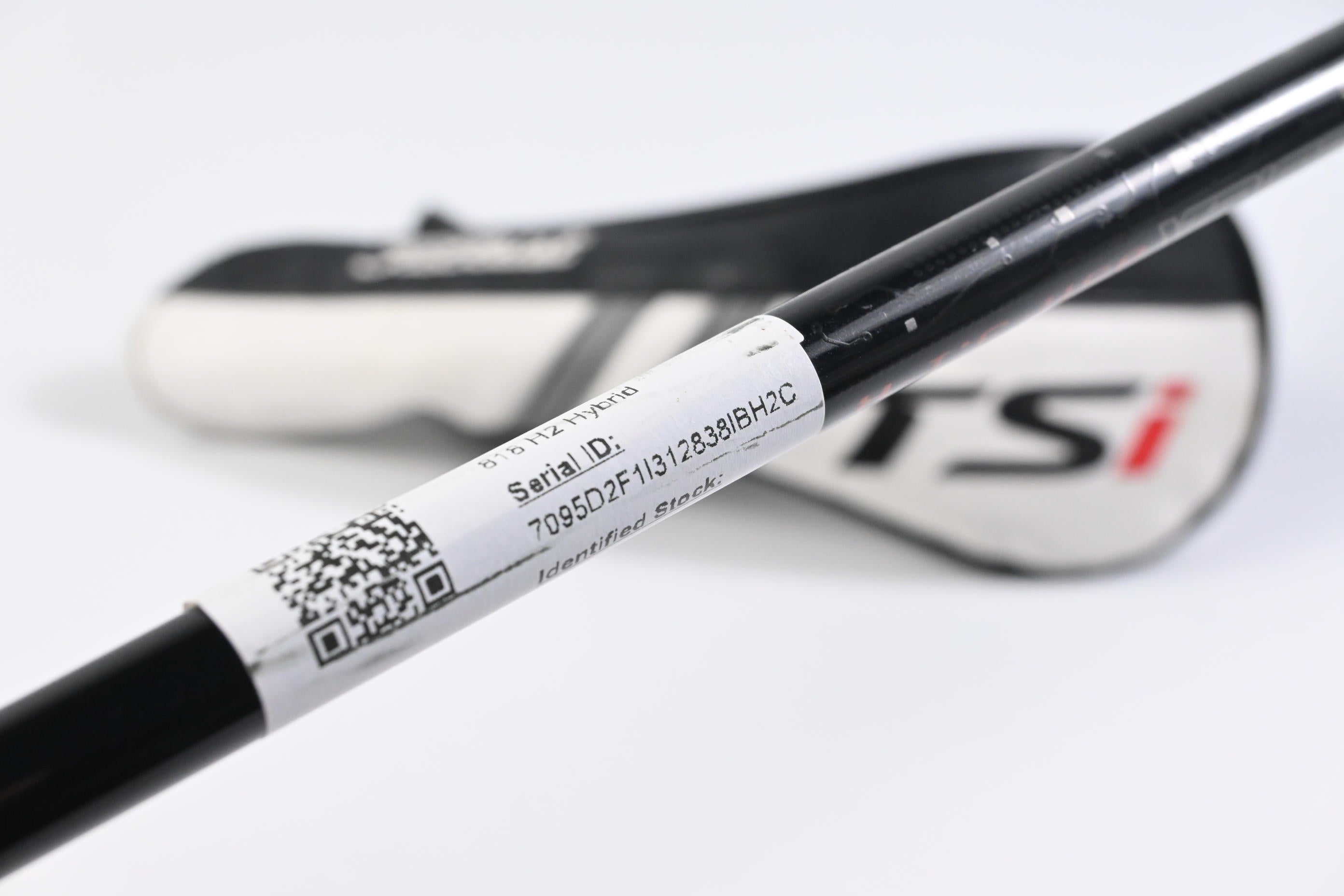 Left Hand Titleist 818 H2 #3 Hybrid / 21 Degree / Regular Flex Aldila Rogue 85