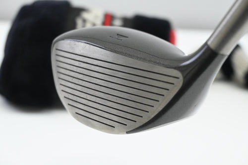 Titleist 975 D Driver / 8.5 Degree / Stiff Flex Grafalloy 35 Shaft
