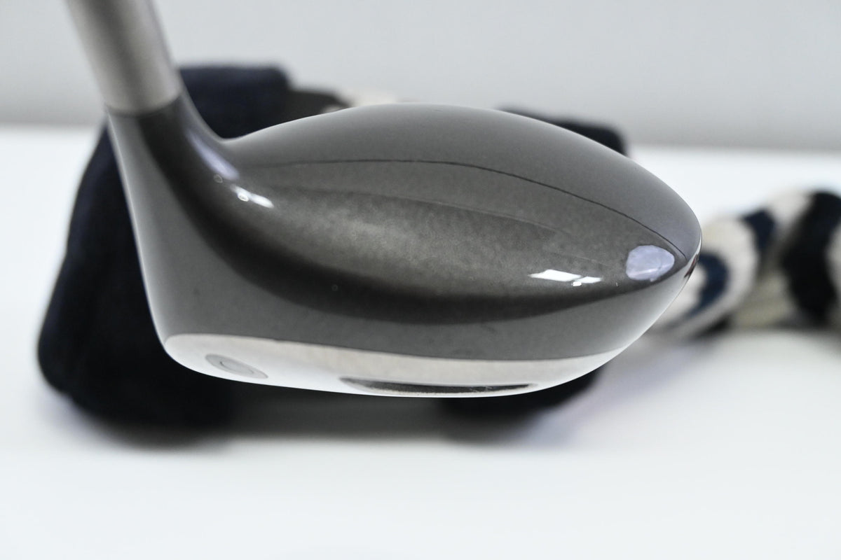 Titleist 975 D Driver / 8.5 Degree / Stiff Flex Grafalloy 35 Shaft